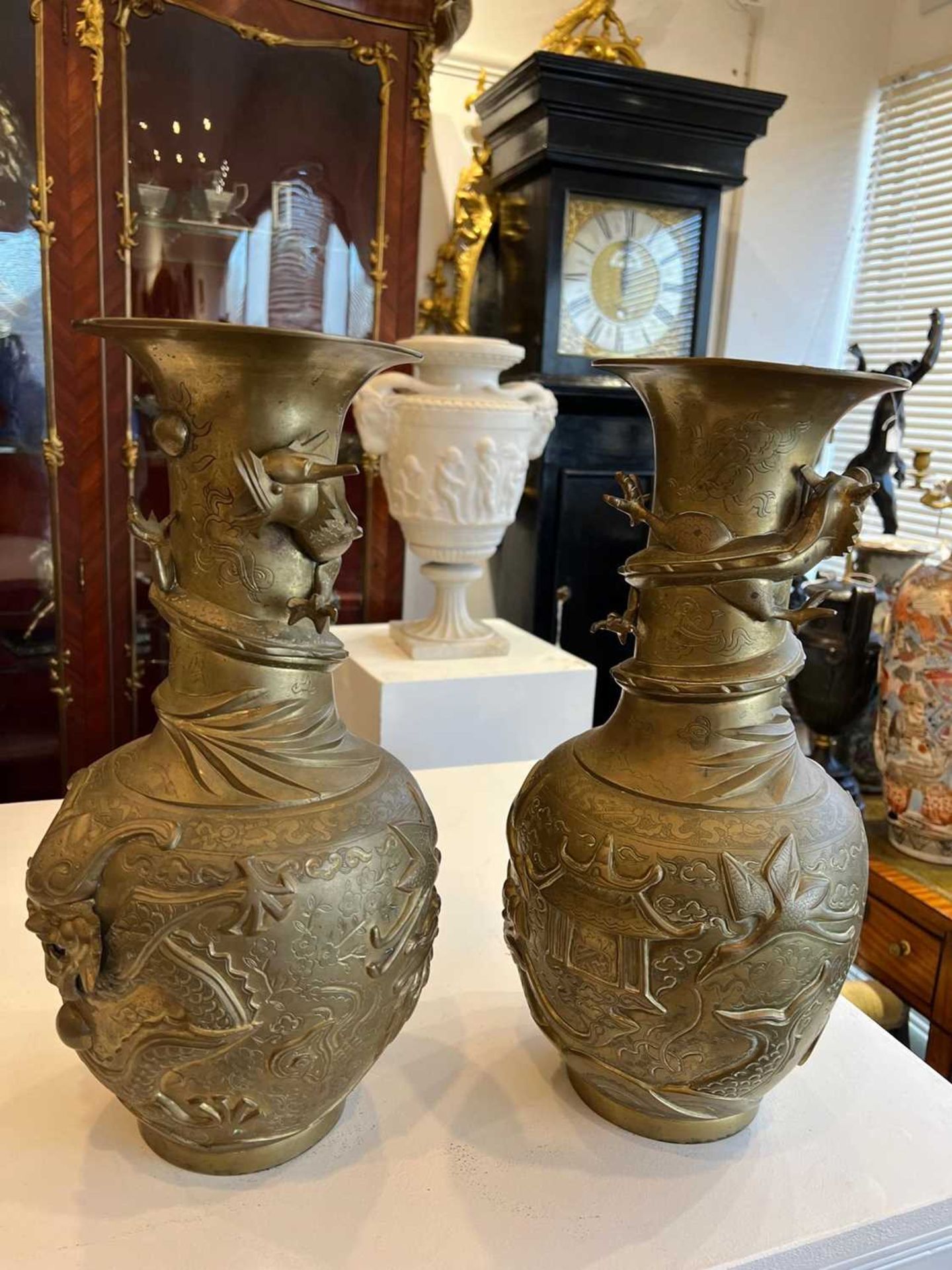 A PAIR OF CHINESE BRONZE DRAGON VASES - Image 4 of 11