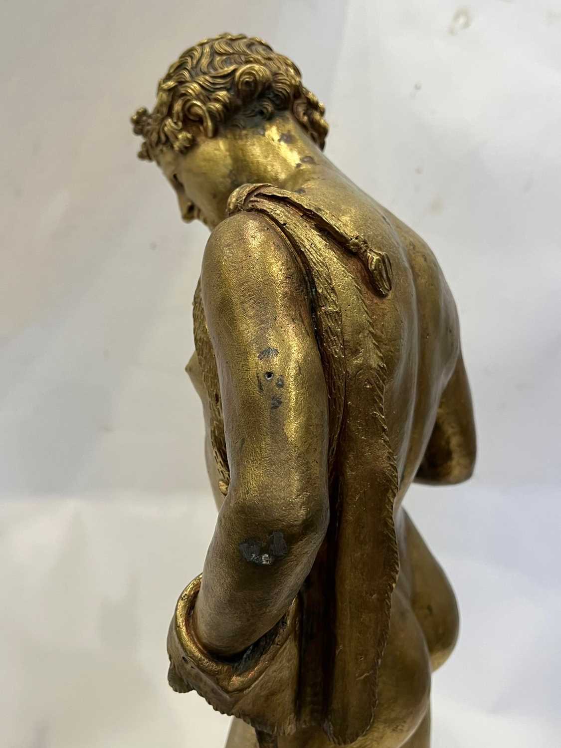 A 19TH CENTURY GRAND TOUR GILT BRONZE FIGURE OF NARCISSUS, AFTER THE ANTIQUE - Image 3 of 7