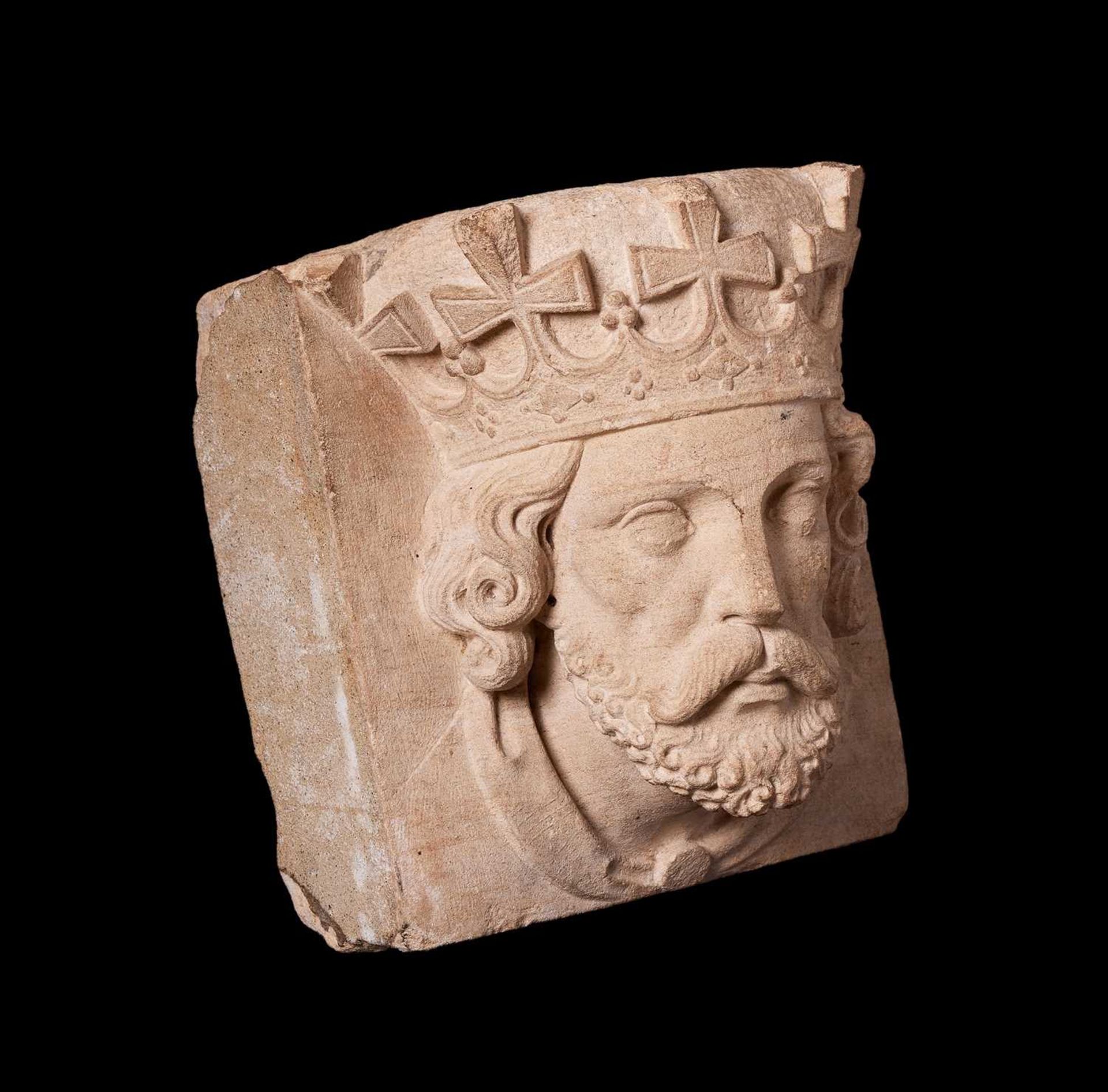 A PAIR OF 19TH CENTURY CARVED STONE HEADS OF A KING AND QUEEN - Image 3 of 13