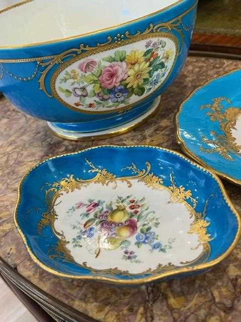 THREE 18TH / 19TH CENTURY BLUE CELESTE AND GILT DECORATED PORCELAIN ITEMS - Image 3 of 9