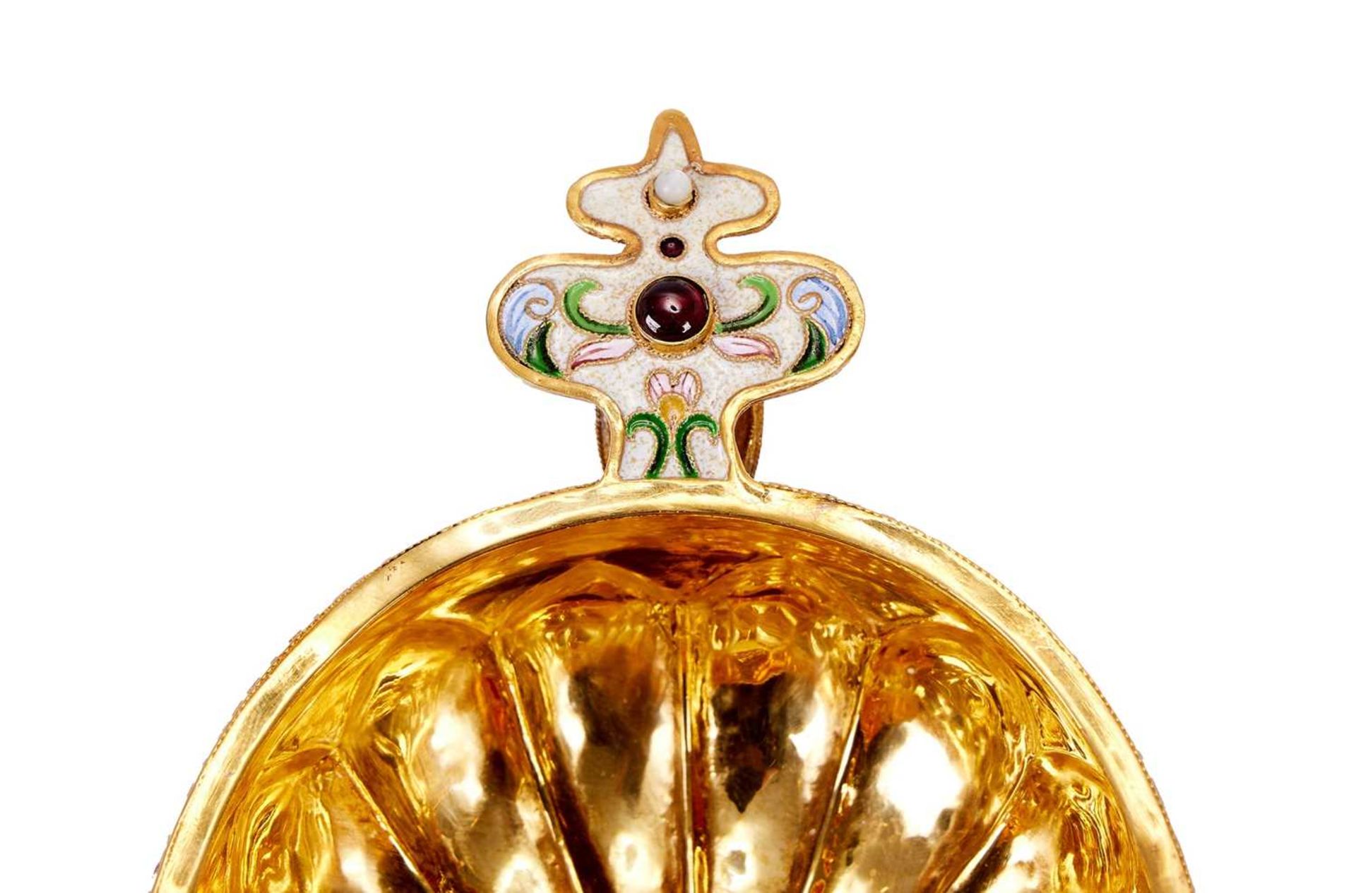 A SILVER GILT, ENAMEL AND GEM SET RUSSIAN STYLE KOVSH - Image 4 of 4