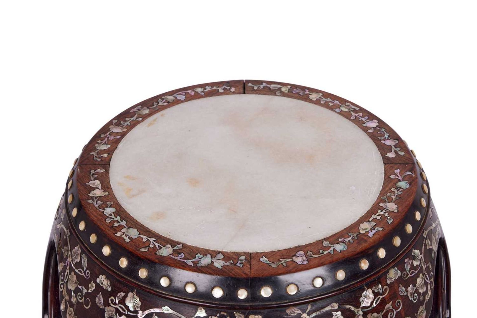 A 19TH CENTURY CHINESE HARDWOOD AND MOTHER OF PEARL GARDEN SEAT - Image 3 of 3