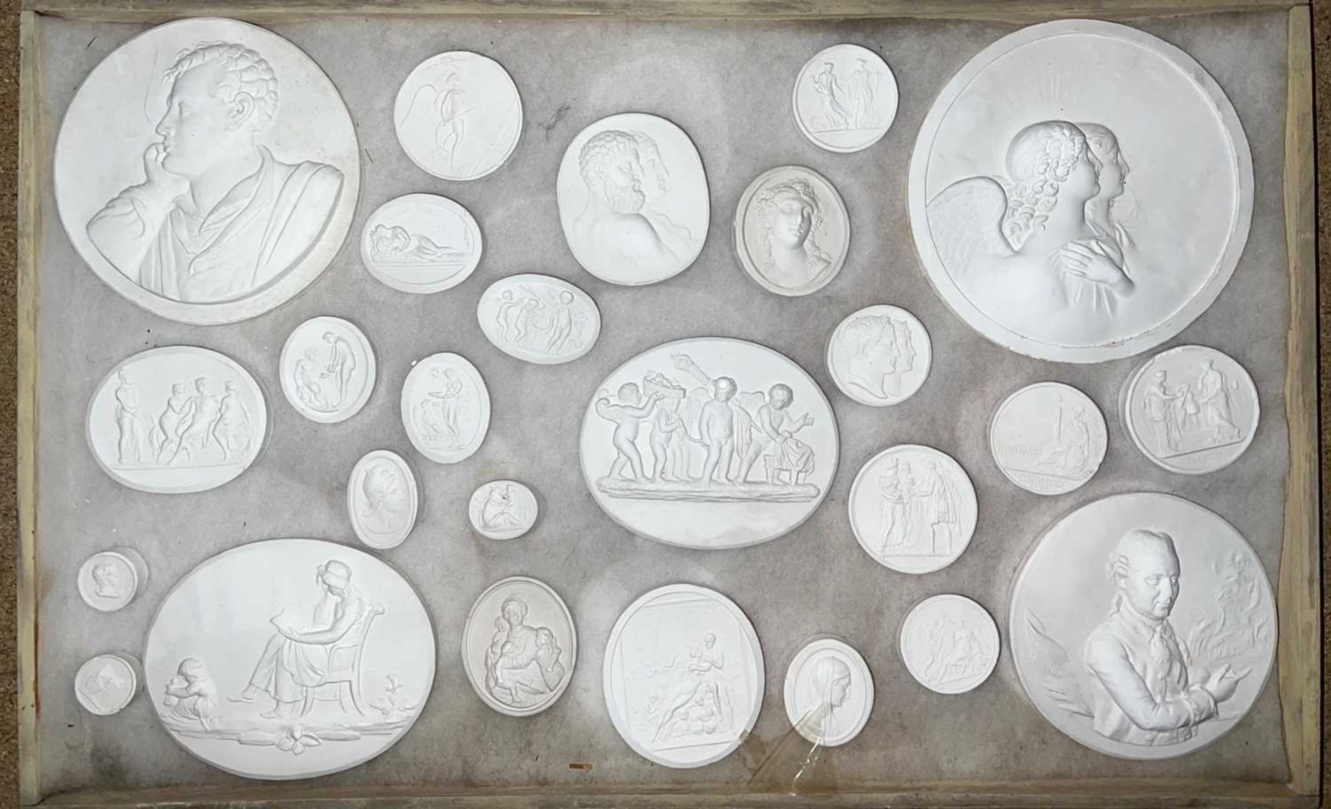 A LARGE COLLECTION OF 19TH CENTURY GRAND TOUR PLASTER INTAGLIOS, 225 APPROX. - Image 8 of 12