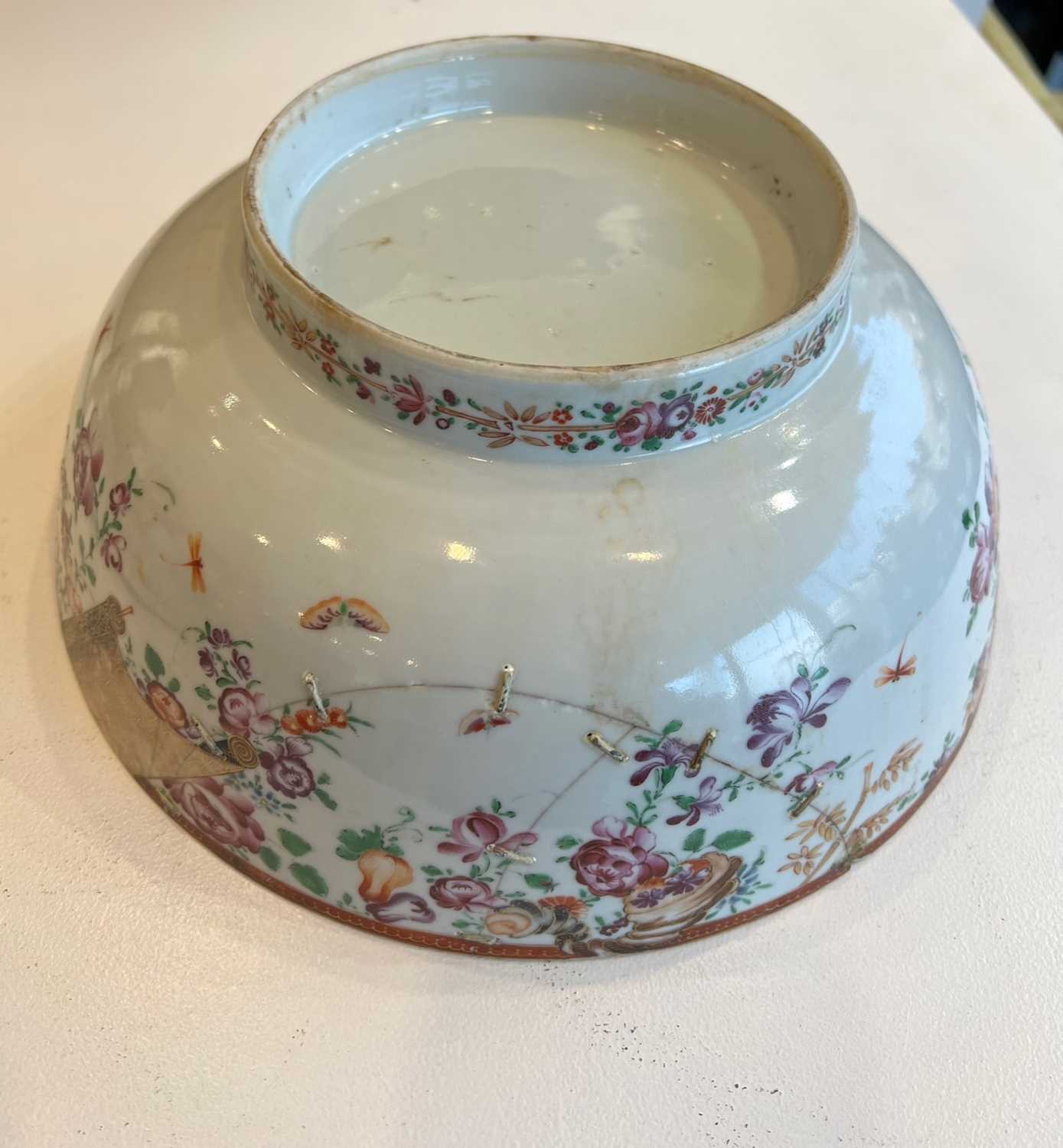 AN EARLY 19TH CENTURY CHINESE PORCELAIN BOWL - Image 7 of 11