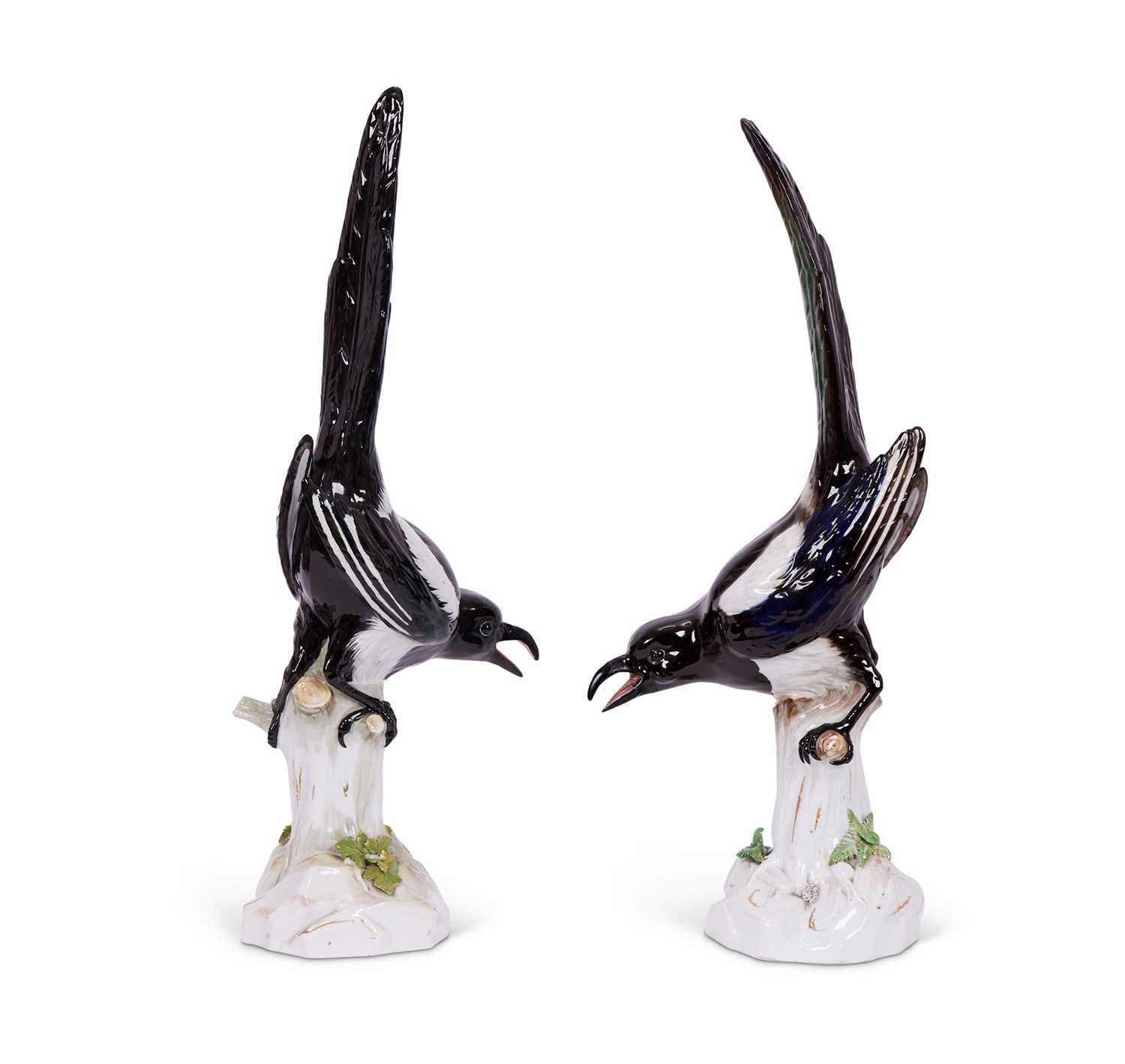 MEISSEN: A PAIR OF 19TH CENTURY LIFE-SIZE PORCELAIN MODELS OF MAGPIES - Image 2 of 9