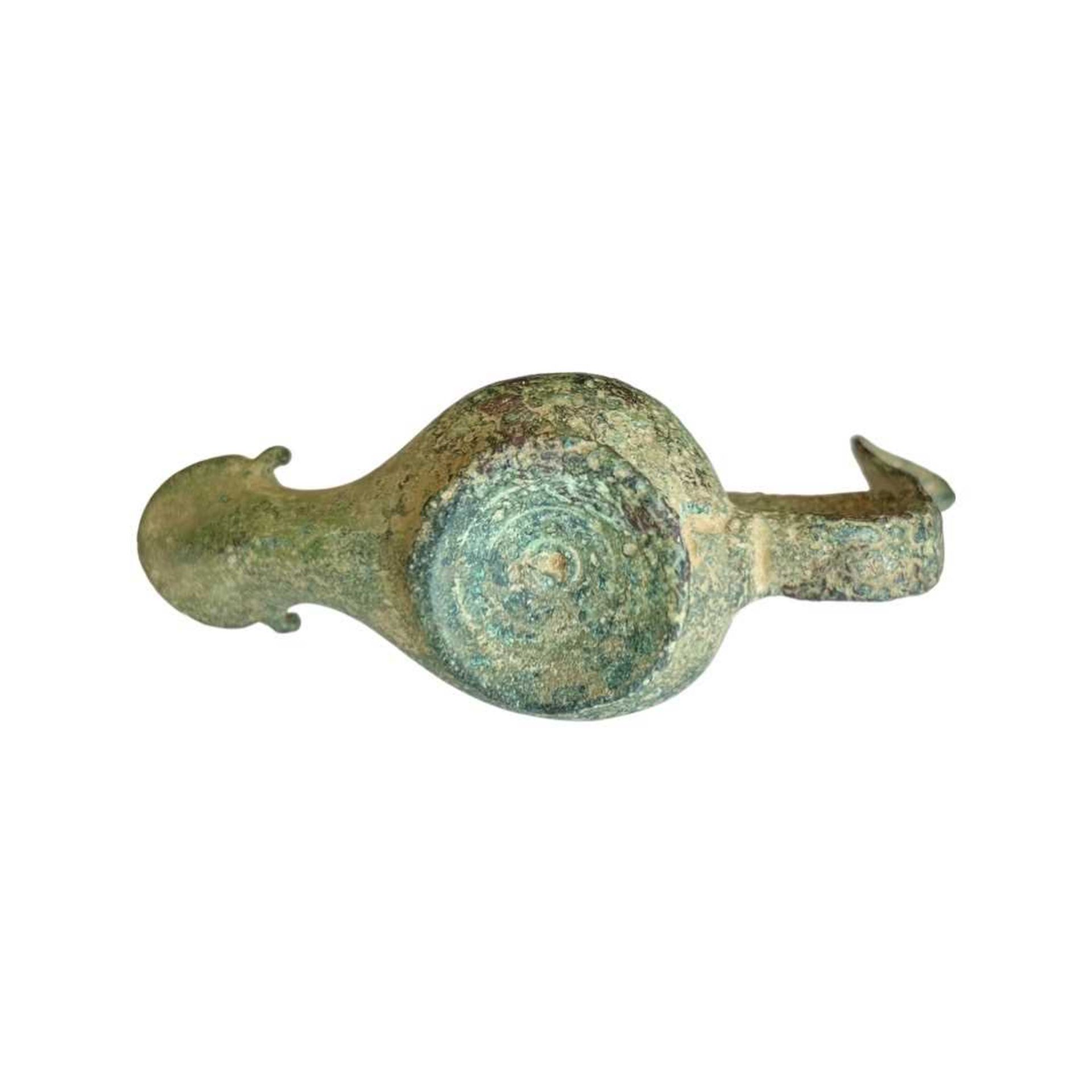 A ROMAN BRONZE OIL LAMP, 2ND - 3RD CENTURY AD. - Image 4 of 5