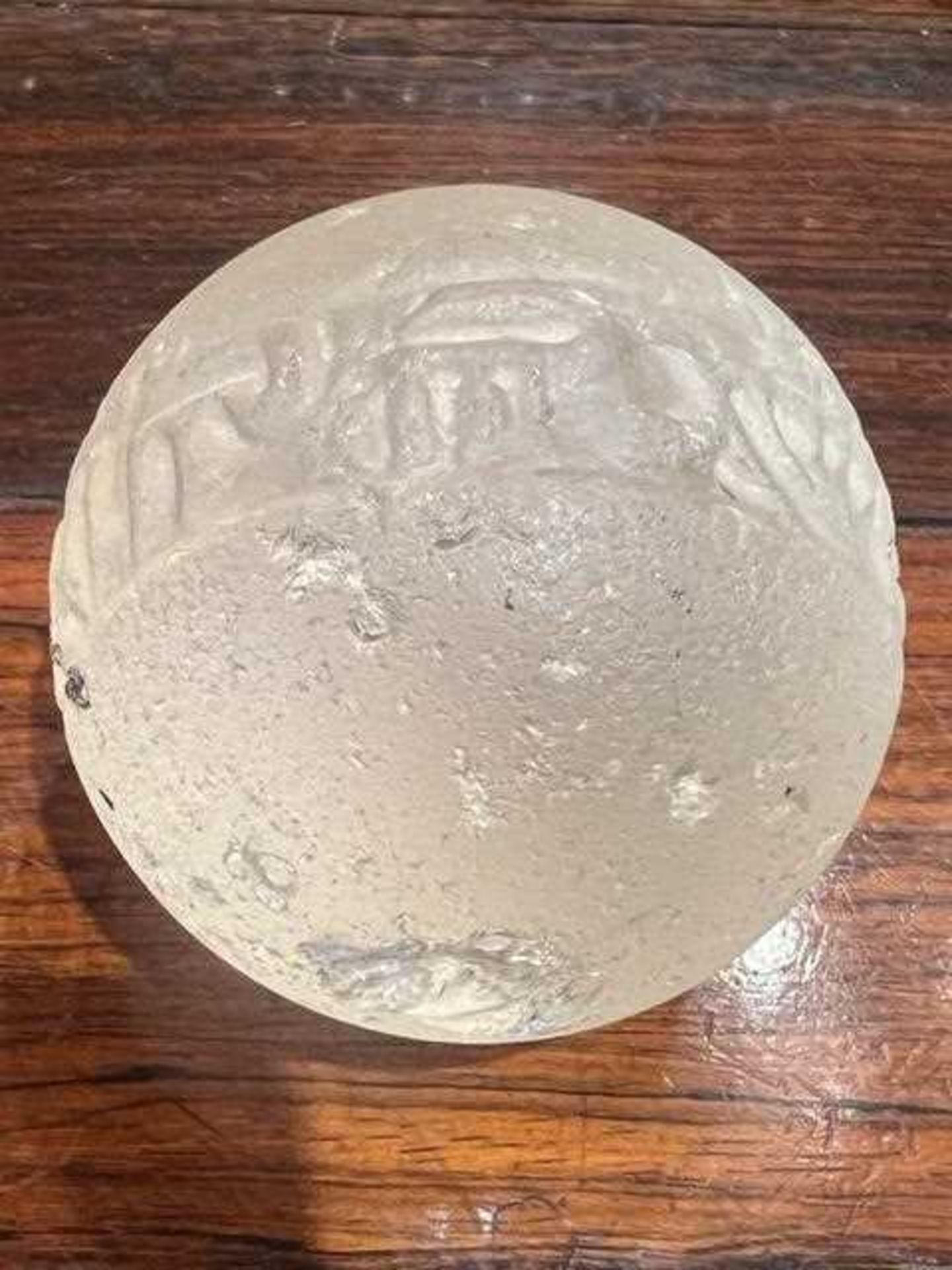 AN ISLAMIC SOLID GLASS SPHERE - Image 6 of 15