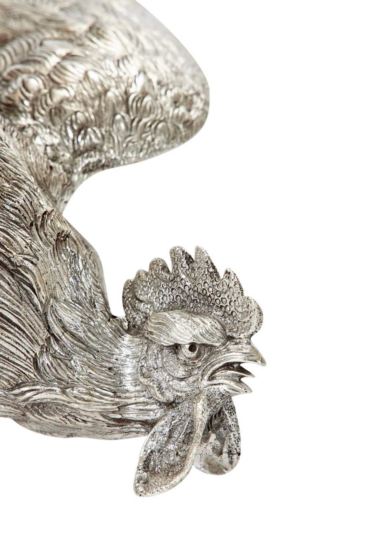 A LARGE PAIR OF STERLING SILVER FIGHTING COCKEREL TABLE ORNAMENTS BY CAMUSSO, PERU - Image 3 of 5