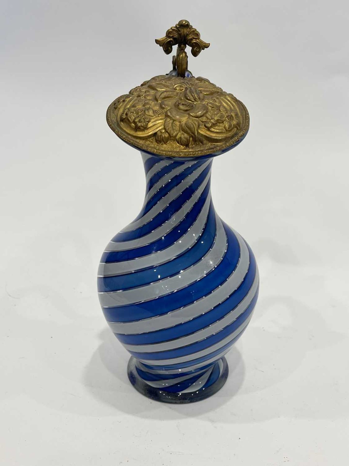 FOR THE PERSIAN / OTTOMAN MARKET : A LATE 19TH CENTURY FRENCH GLASS EWER - Image 3 of 12