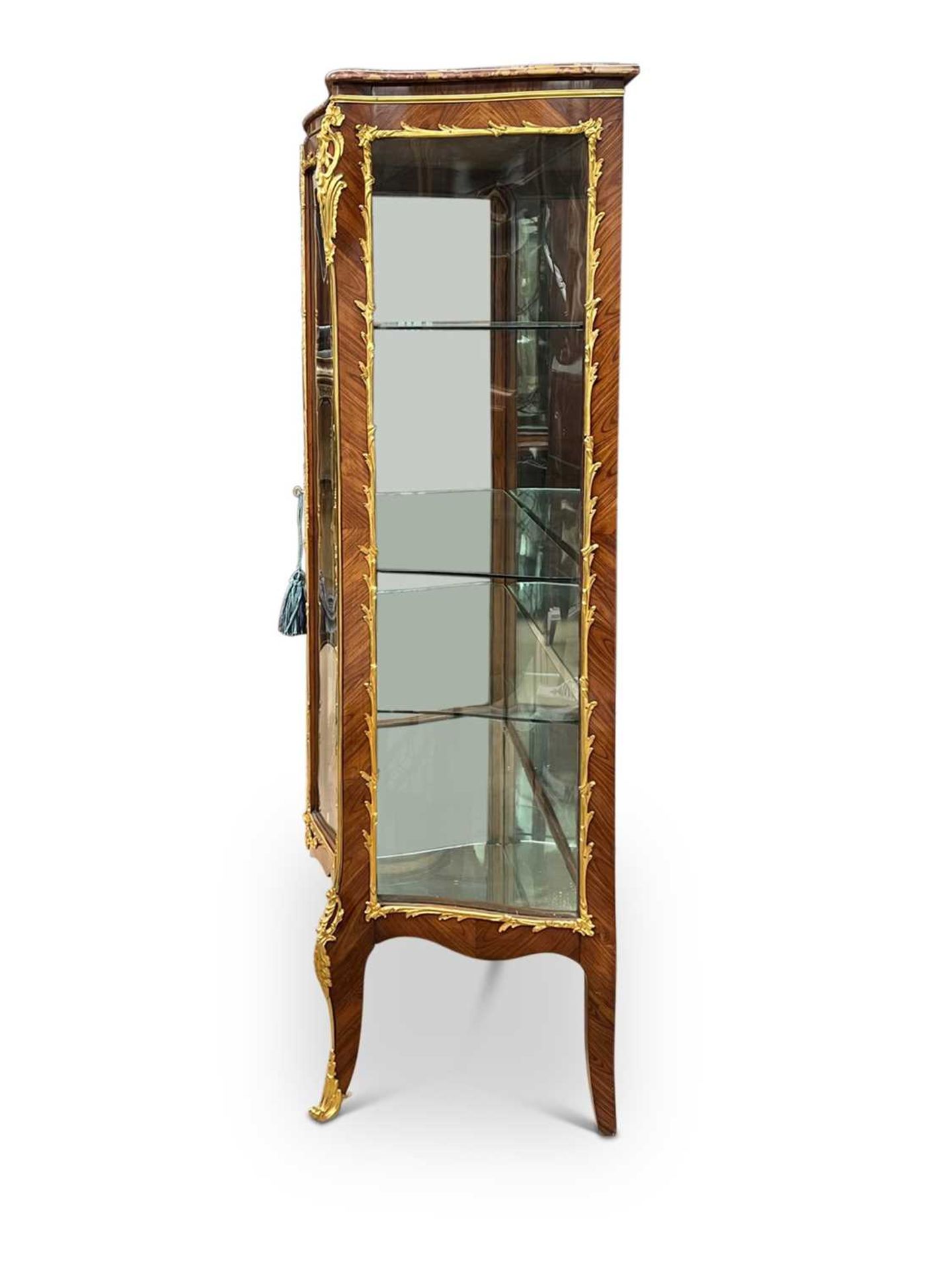 A FINE LATE 19TH CENTURY KINGWOOD AND ORMOLU SERPENTINE VITRINE RETAILED BY JAMES SHOOLBRED - Image 2 of 5