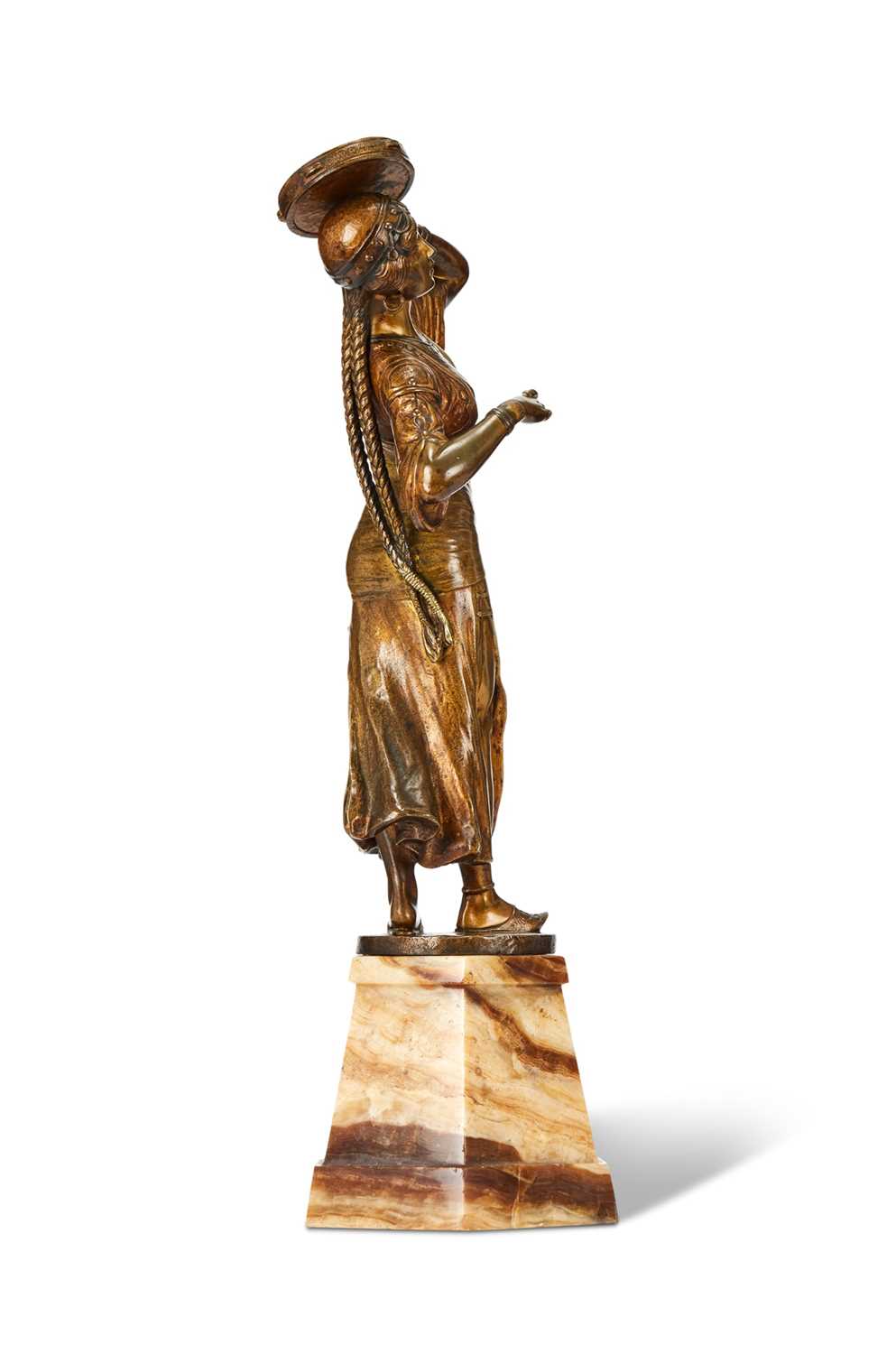 AN EARLY 20TH CENTURY ORIENTALIST BRONZE FIGURE OF AN ARAB MAIDEN - Image 2 of 2