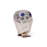 A SILVER MUSTARD POT MODELLED AS AN OWL, SPANISH, MID 20TH CENTURY