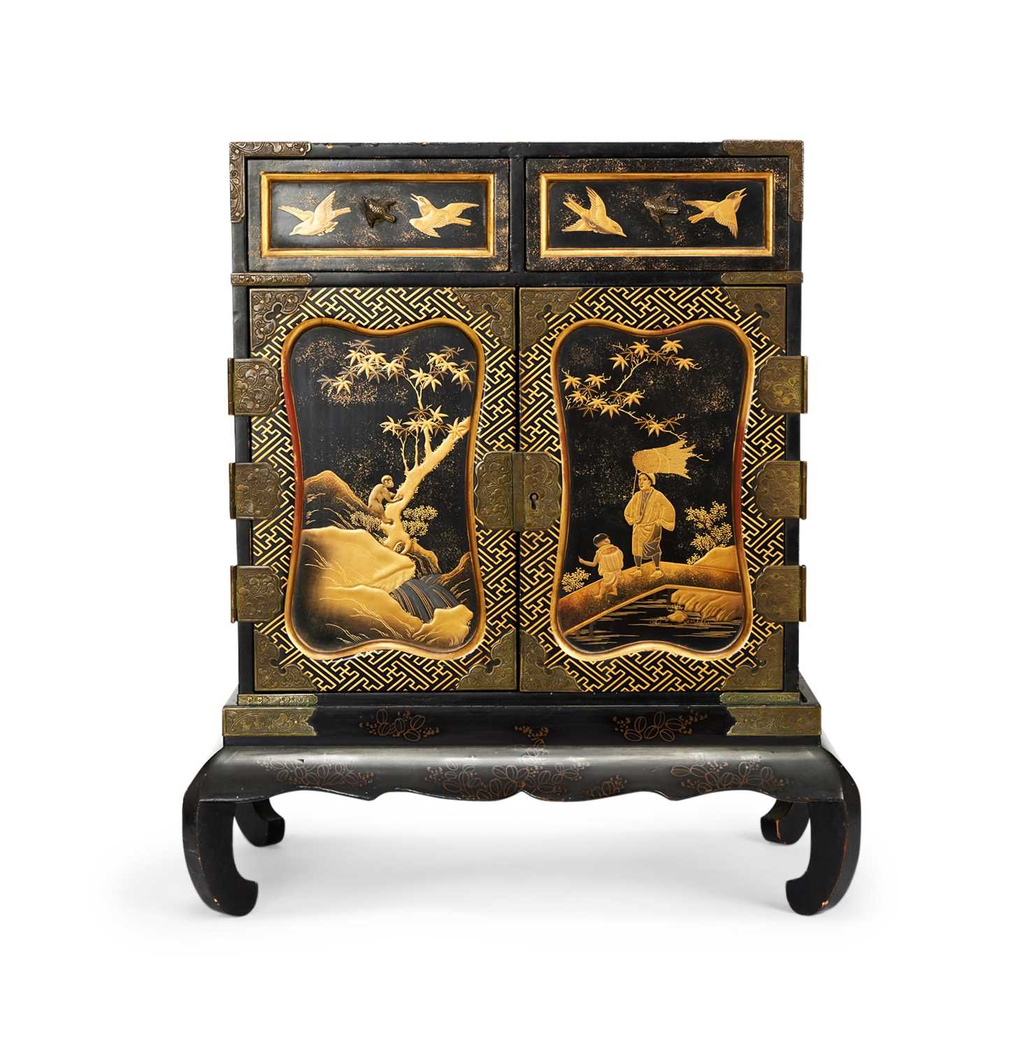 A LATE 19TH CENTURY JAPANESE GOLD LACQUERED TABLE CABINET CIRCA 1890 - Image 2 of 2