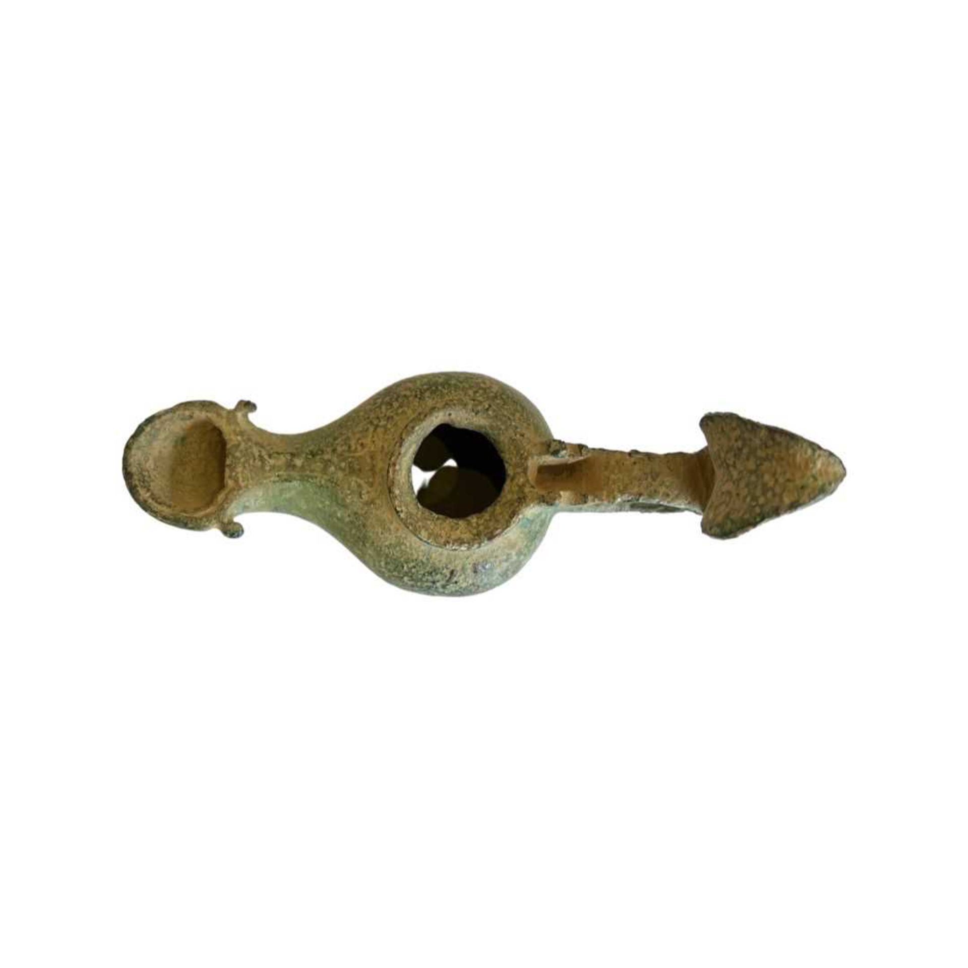 A ROMAN BRONZE OIL LAMP, 2ND - 3RD CENTURY AD. - Image 3 of 5