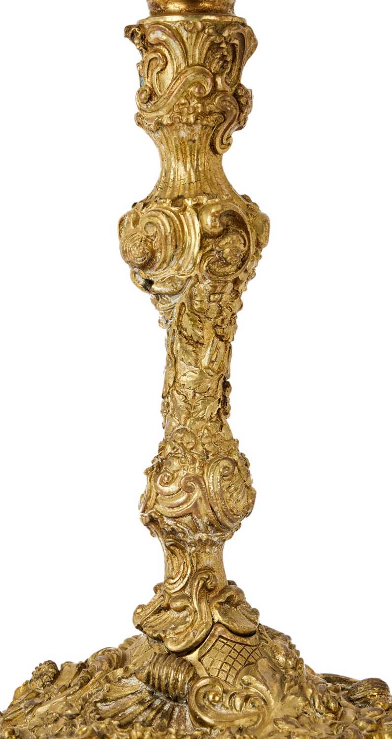 A PAIR OF MID 19TH CENTURY FRENCH ROCOCO STYLE GILT BRONZE CANDLESTICKS - Image 2 of 3