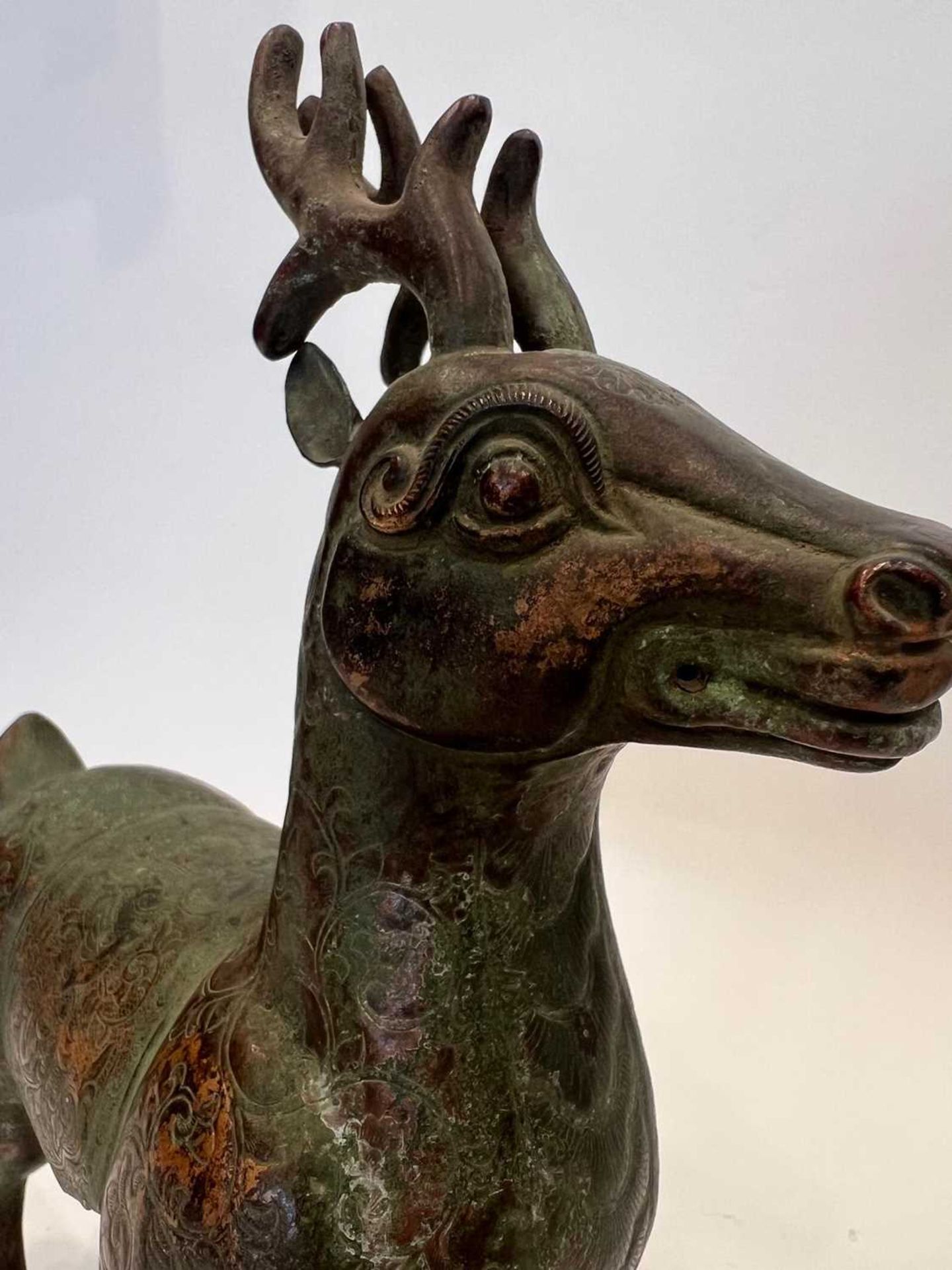 A LATE 19TH CENTURY INDIAN COPPER MODEL OF A DEER - Bild 4 aus 4