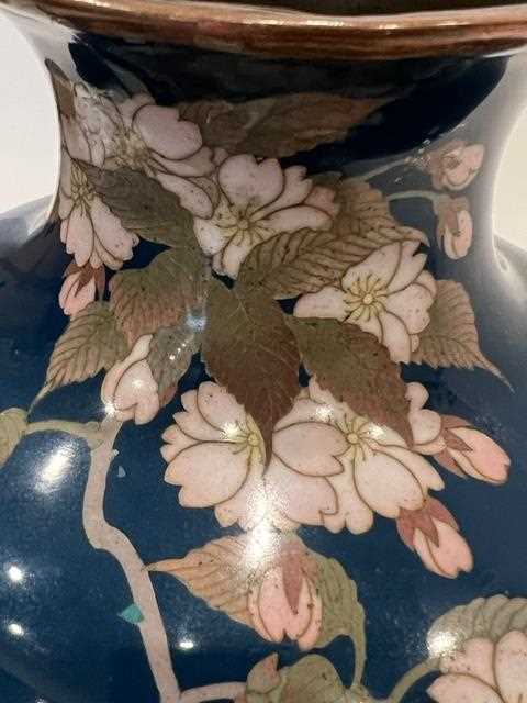 A JAPANESE MEIJI PERIOD CLOISONNE ENAMEL VASE - Image 14 of 20