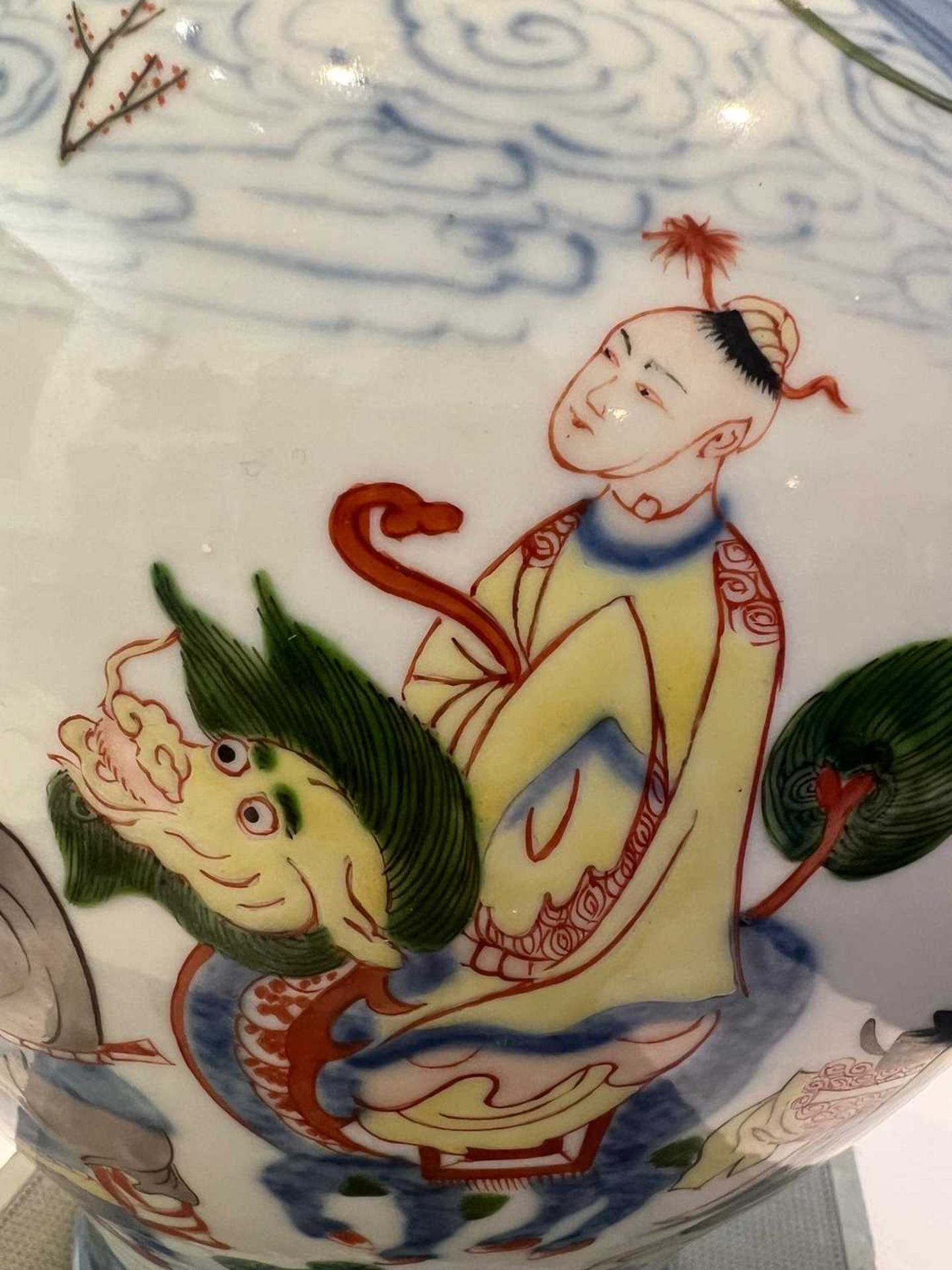 A 19TH CENTURY CHINESE WUCAI BALSUTER VASE - Image 4 of 4
