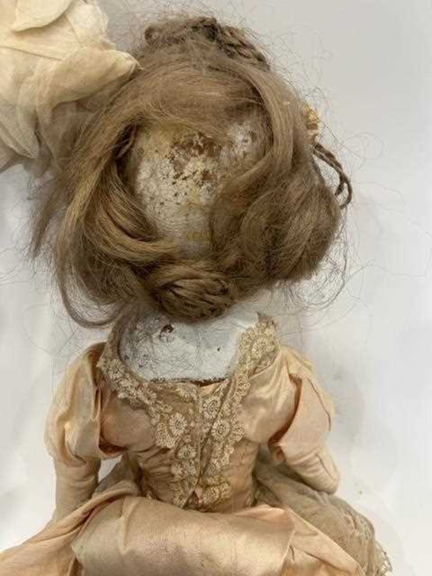 AN 18TH CENTURY STYLE WOODEN DOLL - Image 9 of 13