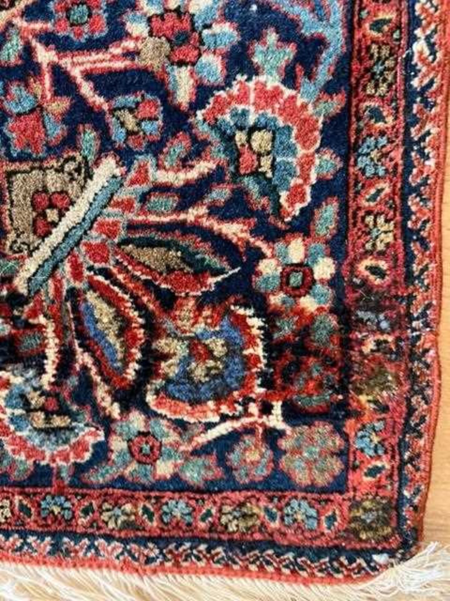 A FINE PAIR OF 1920'S MOHTASHAM KASHAN CARPETS - Image 30 of 38