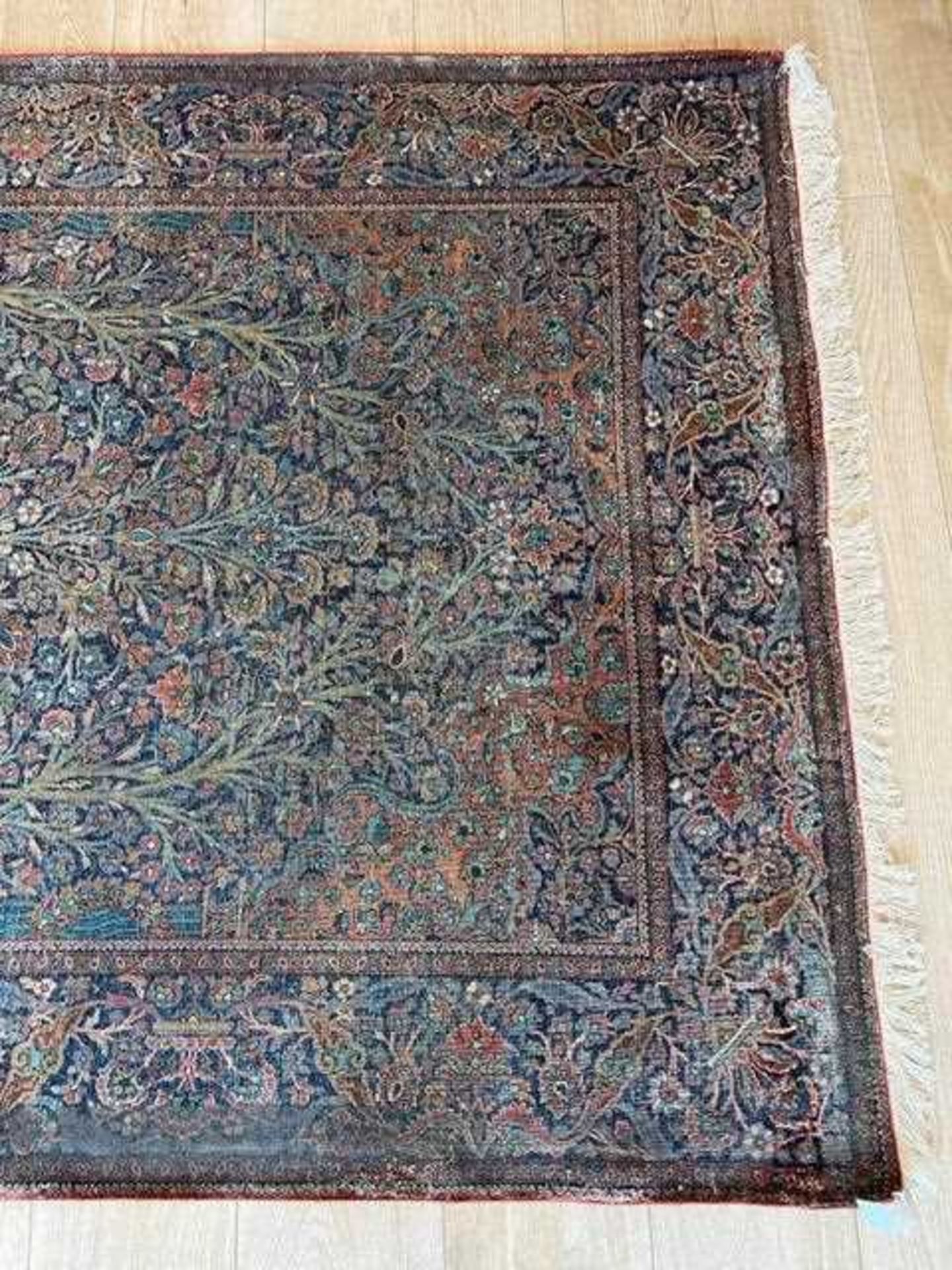 A FINE PAIR OF 1920'S MOHTASHAM KASHAN CARPETS - Image 28 of 38