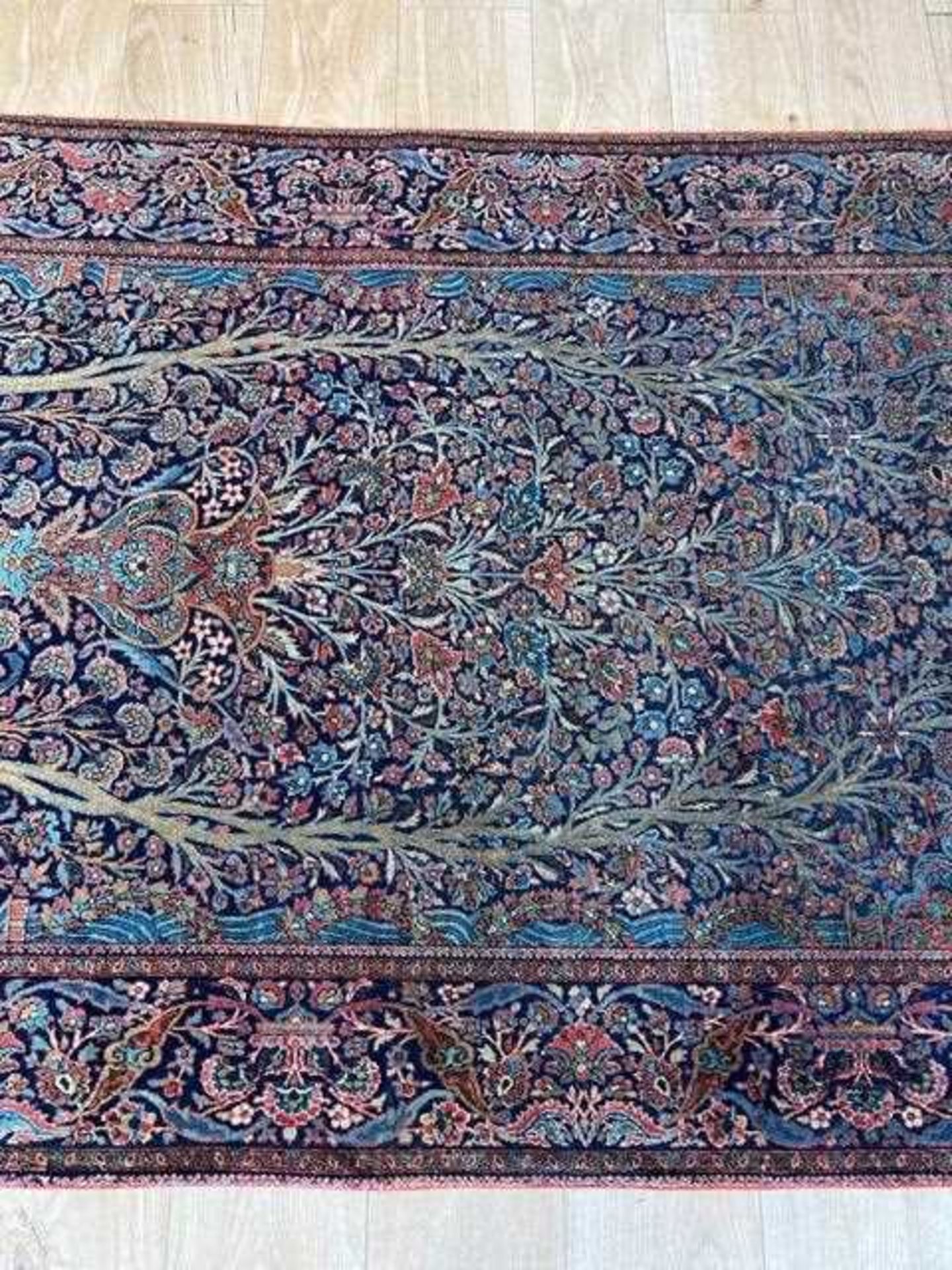 A FINE PAIR OF 1920'S MOHTASHAM KASHAN CARPETS - Image 36 of 38