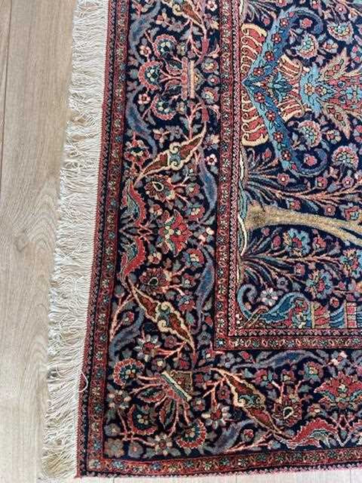 A FINE PAIR OF 1920'S MOHTASHAM KASHAN CARPETS - Image 35 of 38