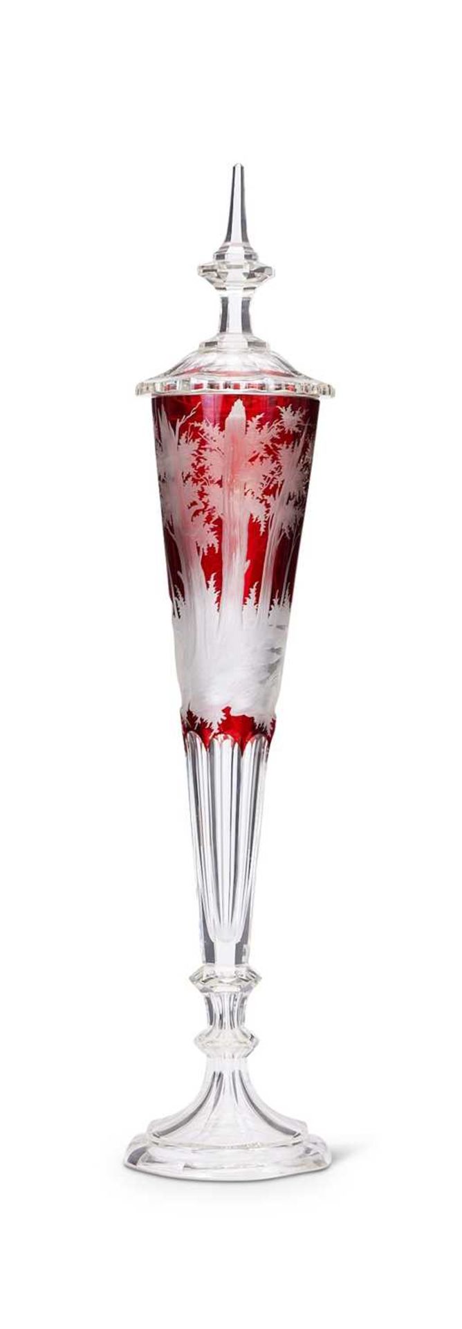 A FINE 19TH CENTURY BOHEMIAN FLASHED RUBY GLASS VASE AND COVER IN THE MANNER OF FRANZ PAUL ZACH - Bild 2 aus 2