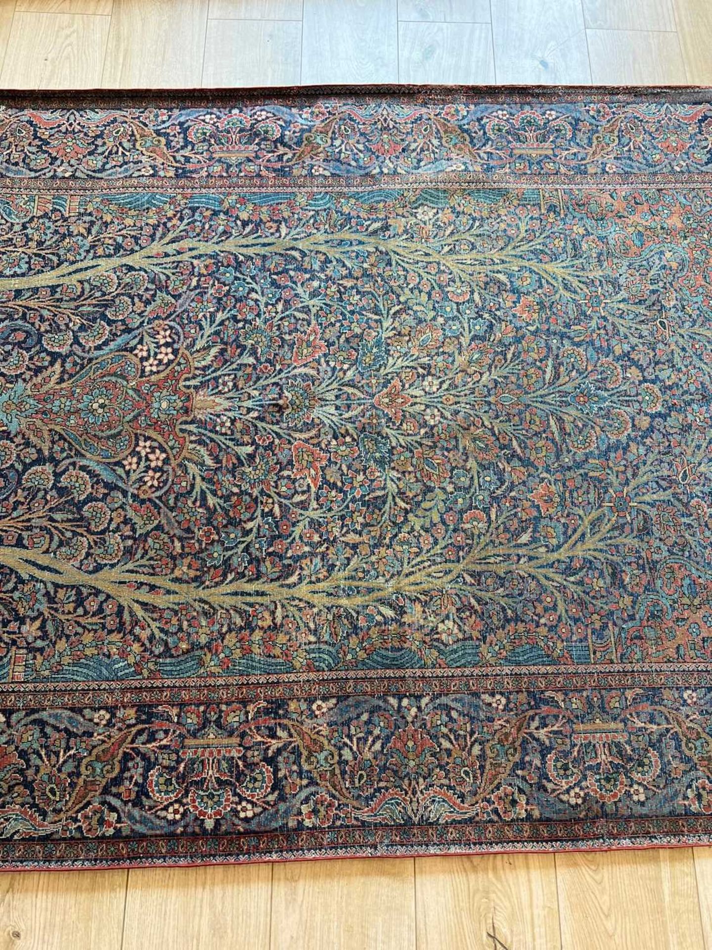 A FINE PAIR OF 1920'S MOHTASHAM KASHAN CARPETS - Image 10 of 38