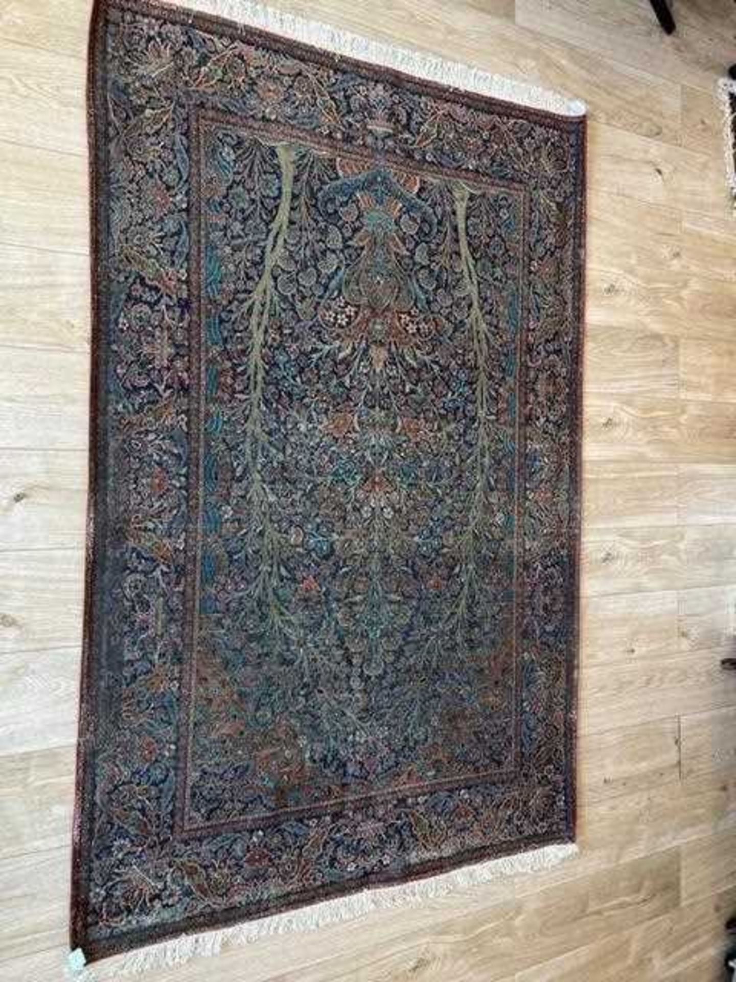 A FINE PAIR OF 1920'S MOHTASHAM KASHAN CARPETS - Image 21 of 38