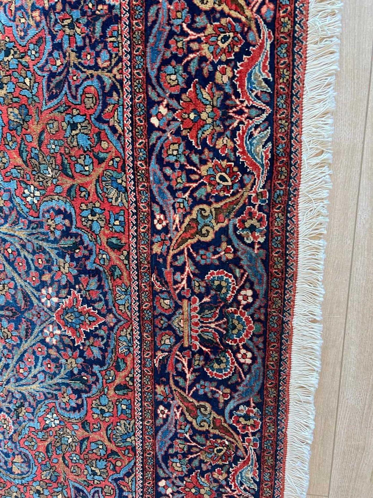A FINE PAIR OF 1920'S MOHTASHAM KASHAN CARPETS - Image 8 of 38
