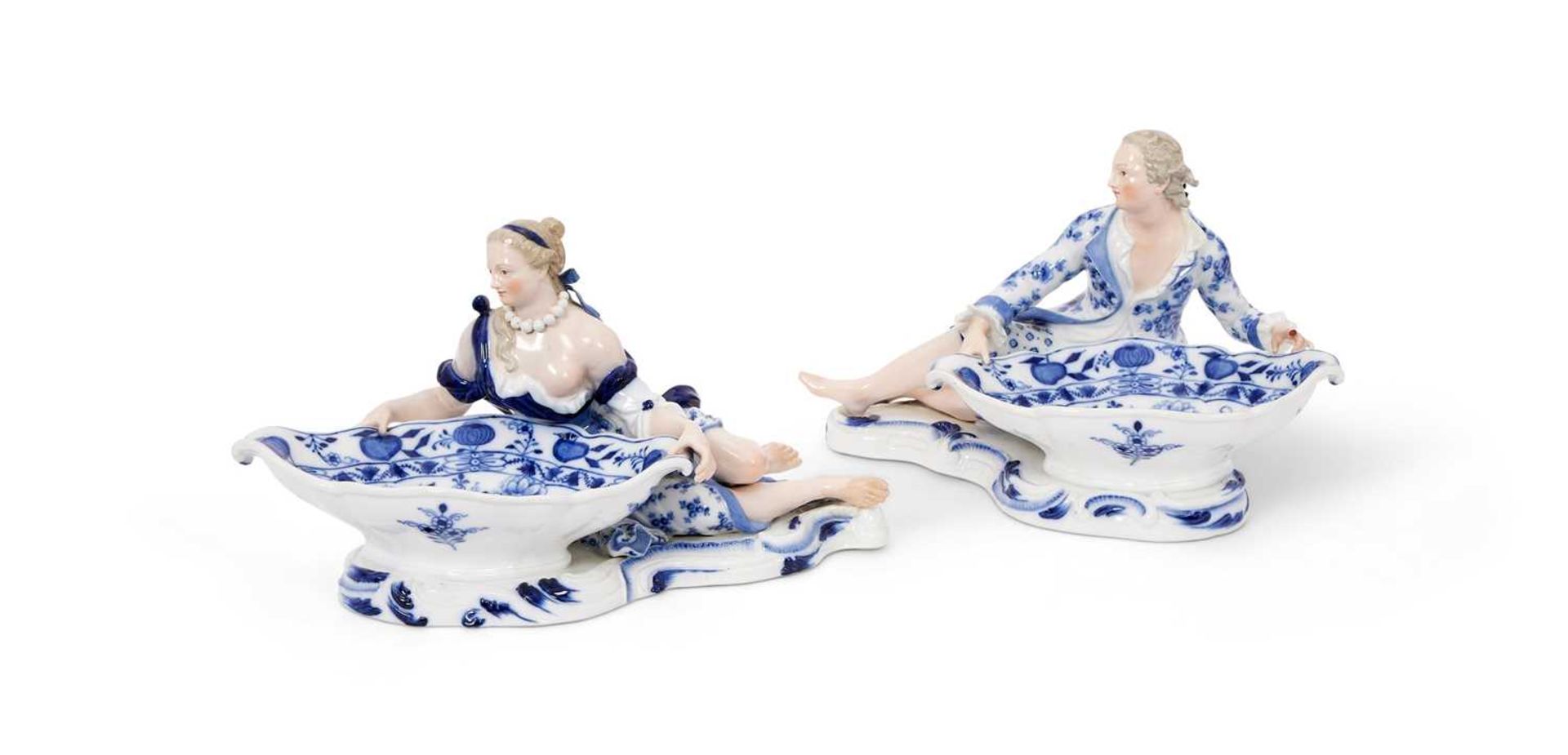 MEISSEN: A PAIR OF LATE 19TH CENTURY BLUE ONION PATTERN FIGURAL SWEET MEAT DISHES