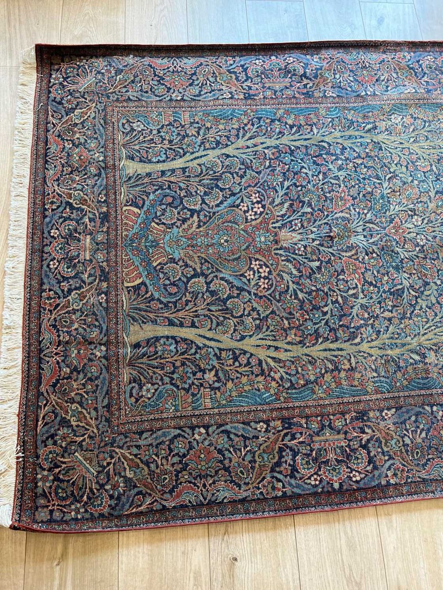 A FINE PAIR OF 1920'S MOHTASHAM KASHAN CARPETS - Image 13 of 38