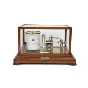 NEGRETTI & ZAMBRA: A FINE EARLY 20TH CENTURY OAK CASED BAROGRAPH WITH THERMOMETER