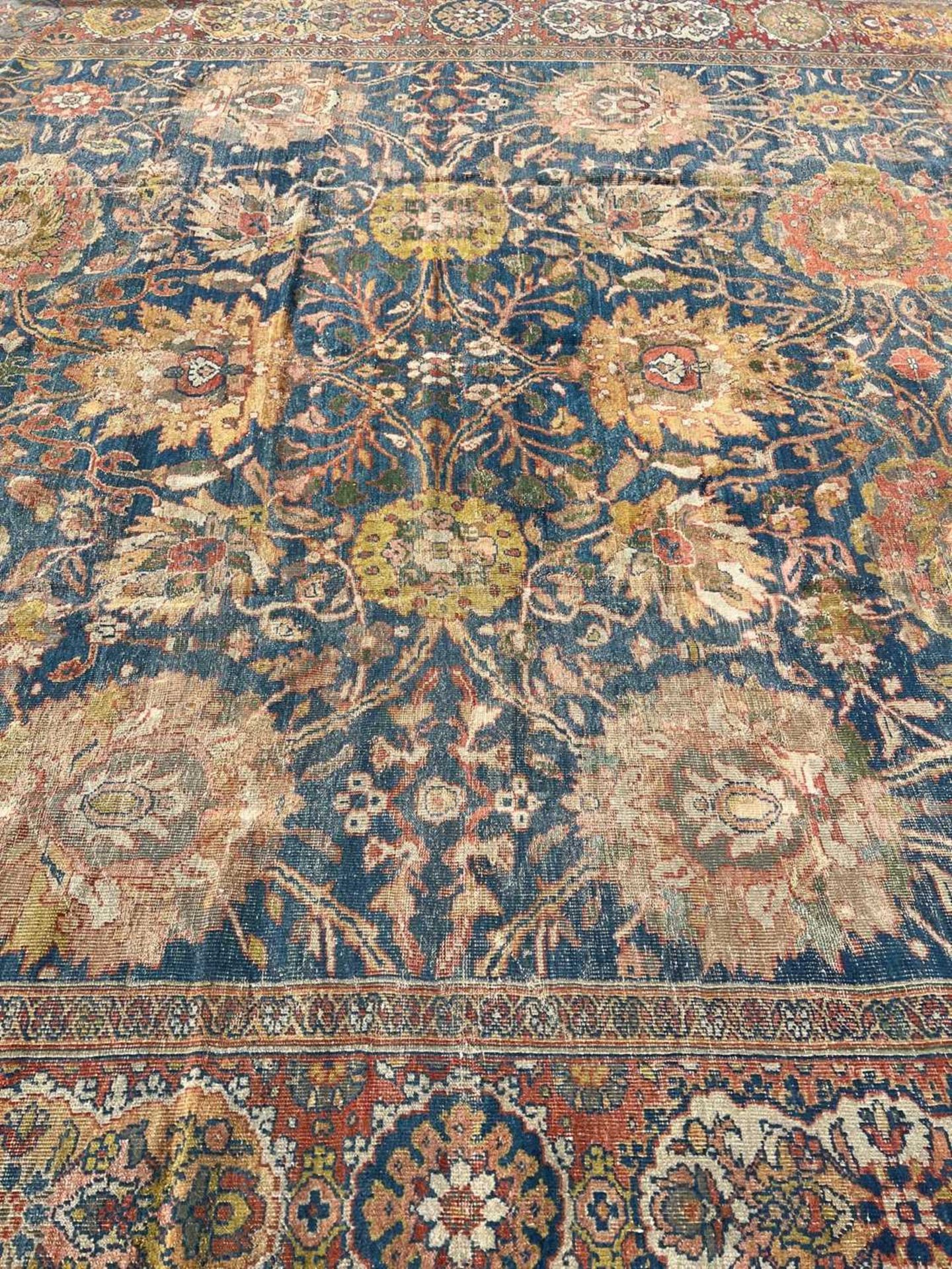 A RARE AND LARGE LATE 19TH CENTURY PERSIAN ZIEGLER CARPET - Bild 15 aus 22