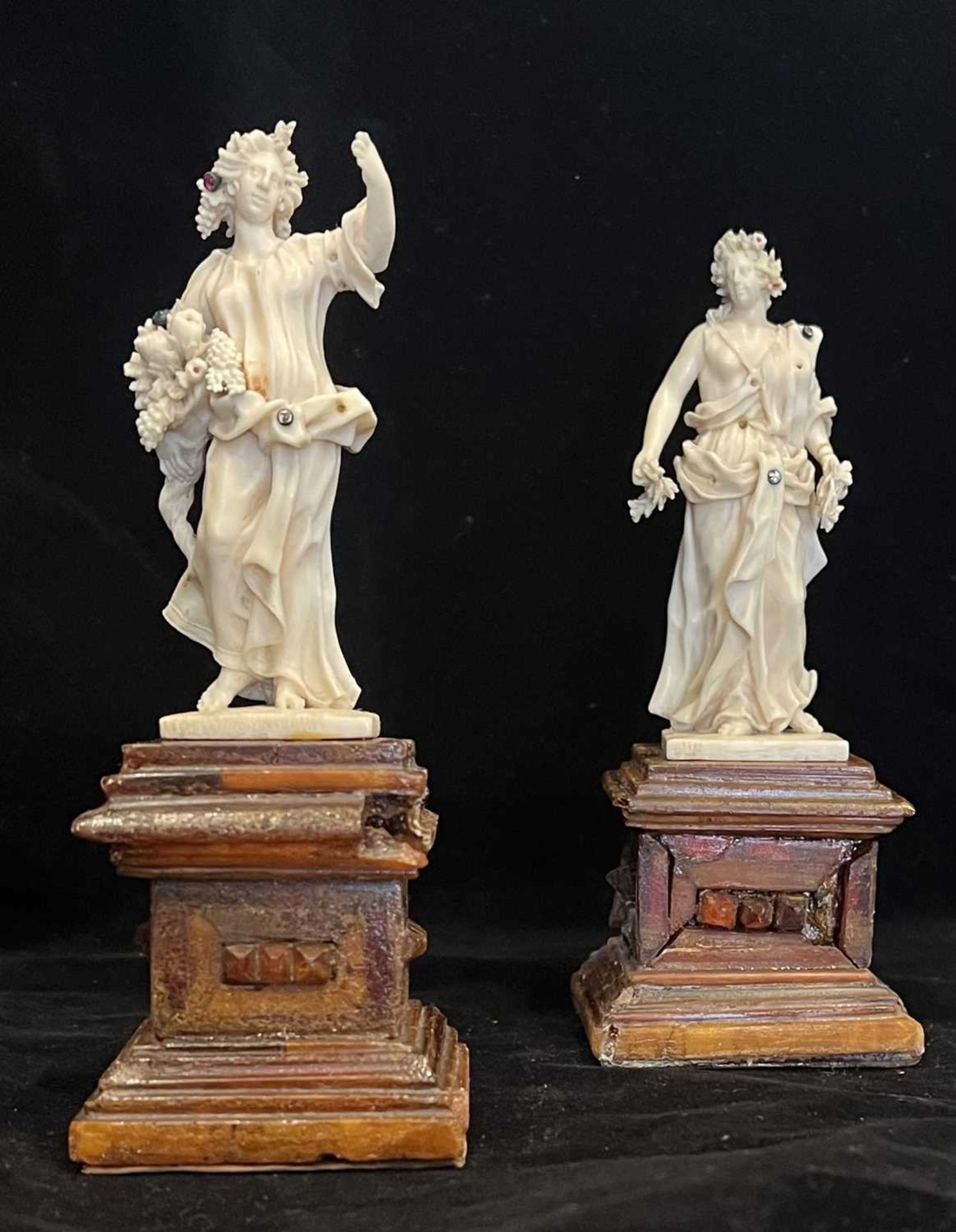 H.R.H PRINCESS MARGARET'S WEDDING GIFT: A PAIR OF 18TH CENTURY IVORY FIGURES OF SPRING AND AUTUMN - Image 2 of 14