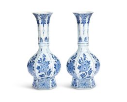 A PAIR OF 17TH CENTURY STYLE DELFT BLUE AND WHITE VASES