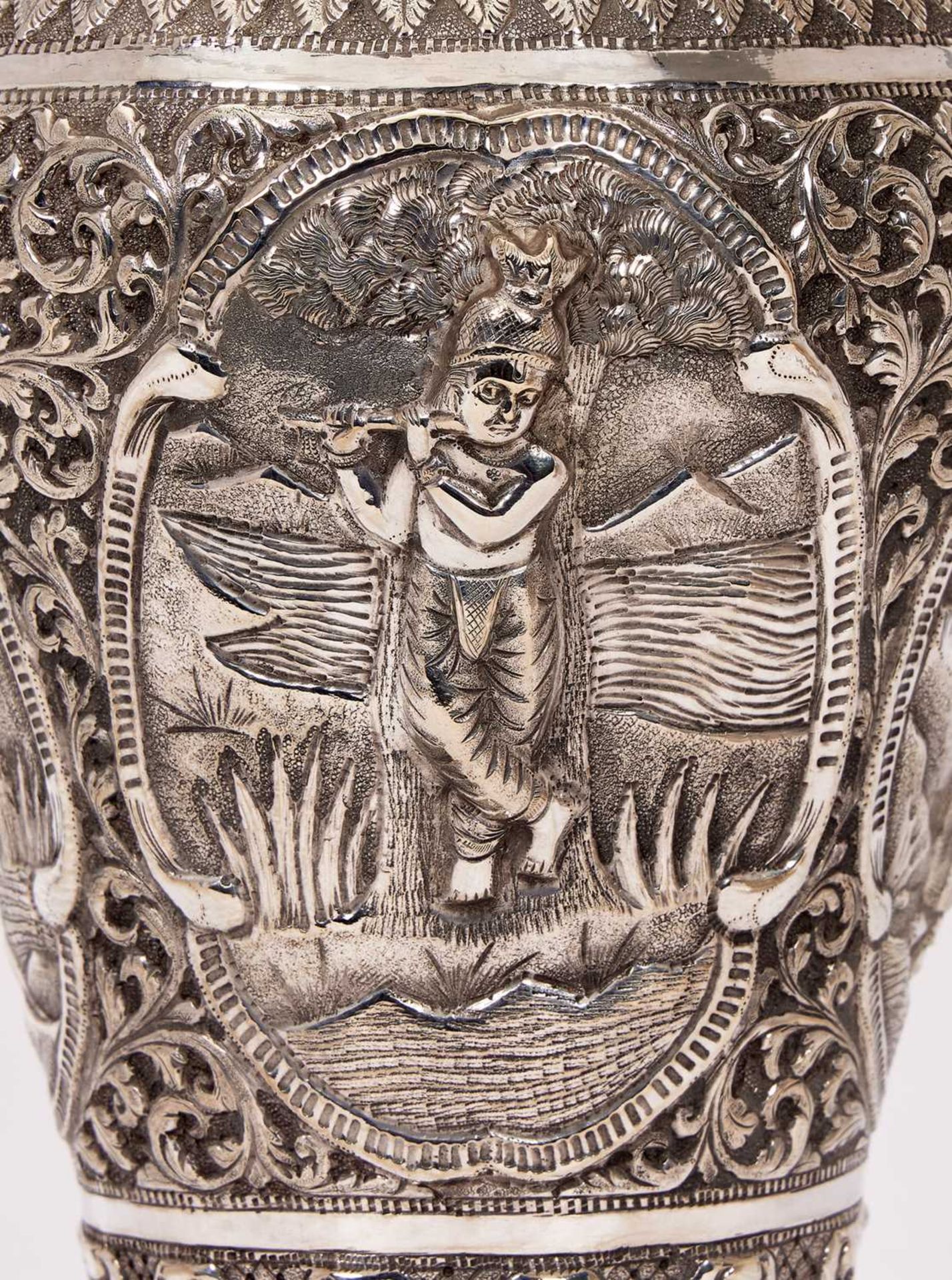 A PAIR OF LATE 19TH CENTURY INDIAN SILVER VASES - Image 6 of 8