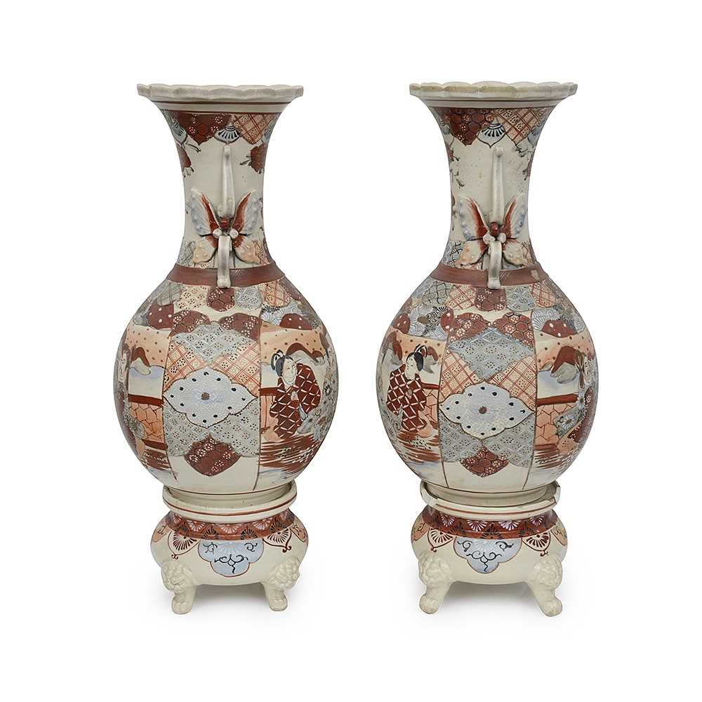 A LARGE PAIR OF JAPANESE MEIJI PERIOD SATSUMA POTTERY VASES - Image 2 of 3