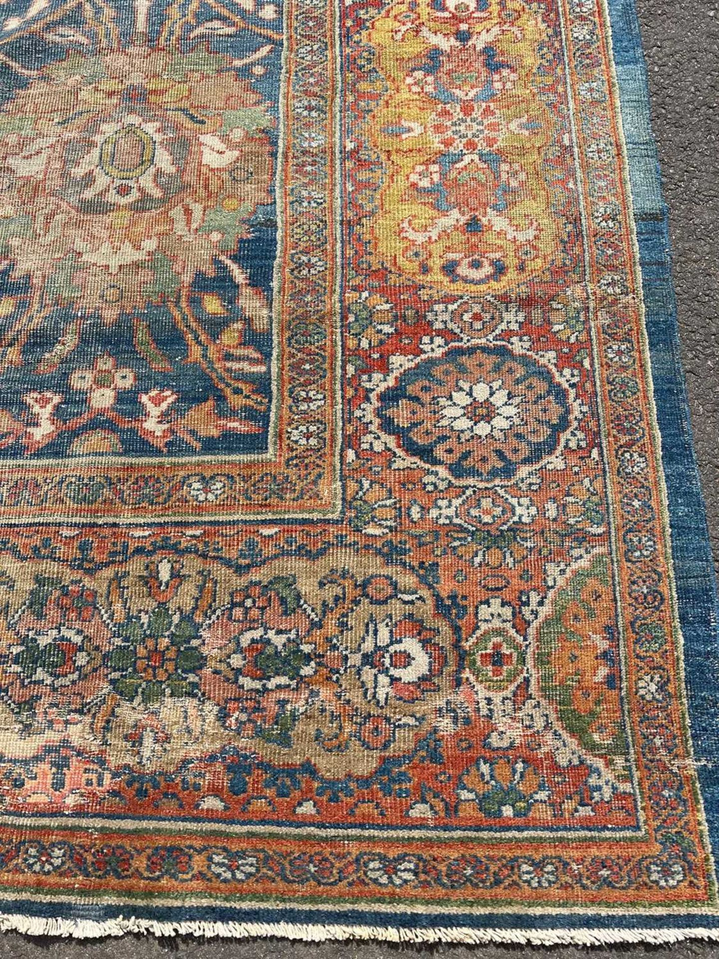 A RARE AND LARGE LATE 19TH CENTURY PERSIAN ZIEGLER CARPET - Bild 4 aus 22