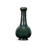 AN 18TH / 19TH CENTURY CHINESE SPINACH JADE SCENT BOTTLE