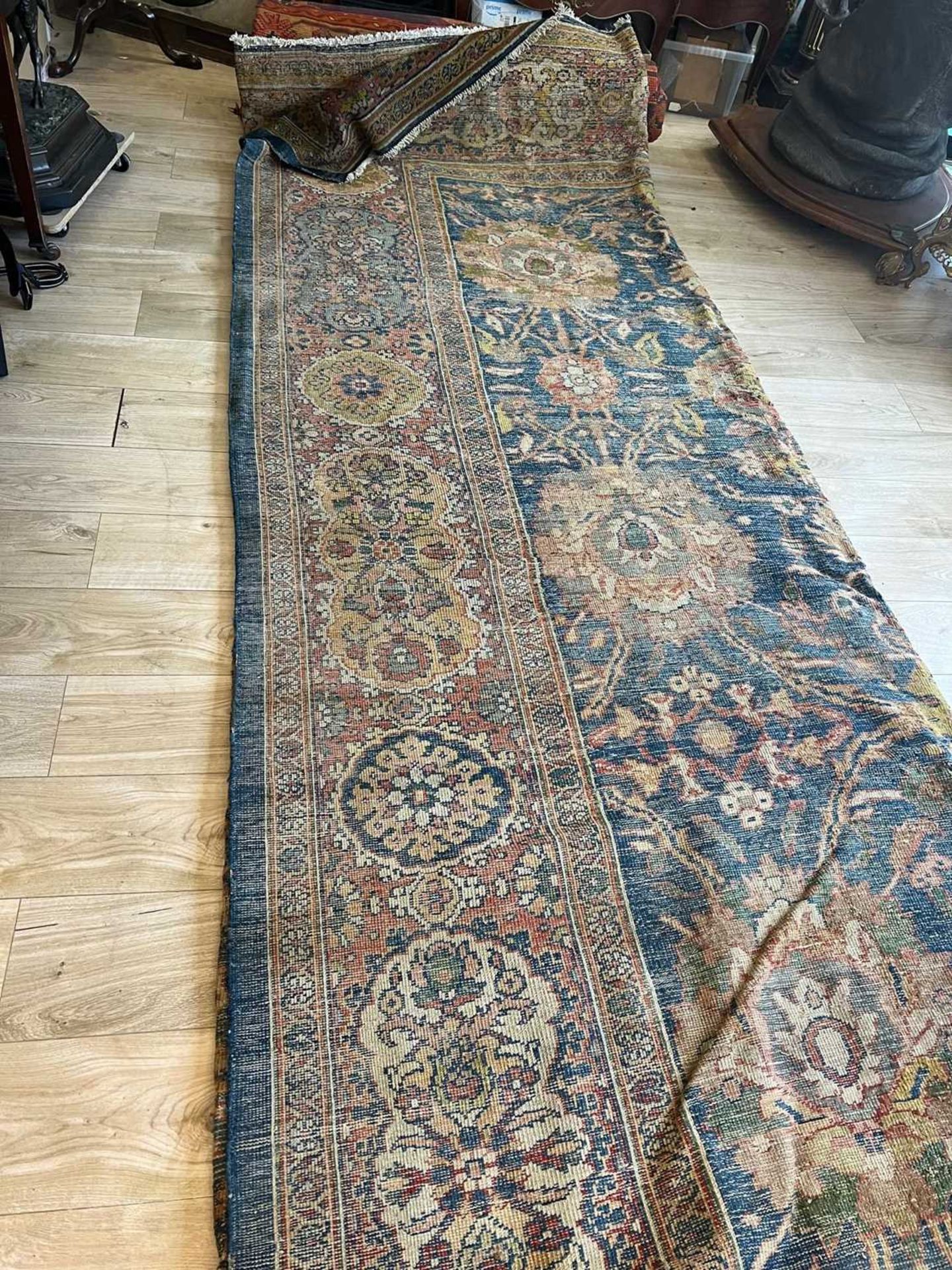 A RARE AND LARGE LATE 19TH CENTURY PERSIAN ZIEGLER CARPET - Bild 16 aus 22