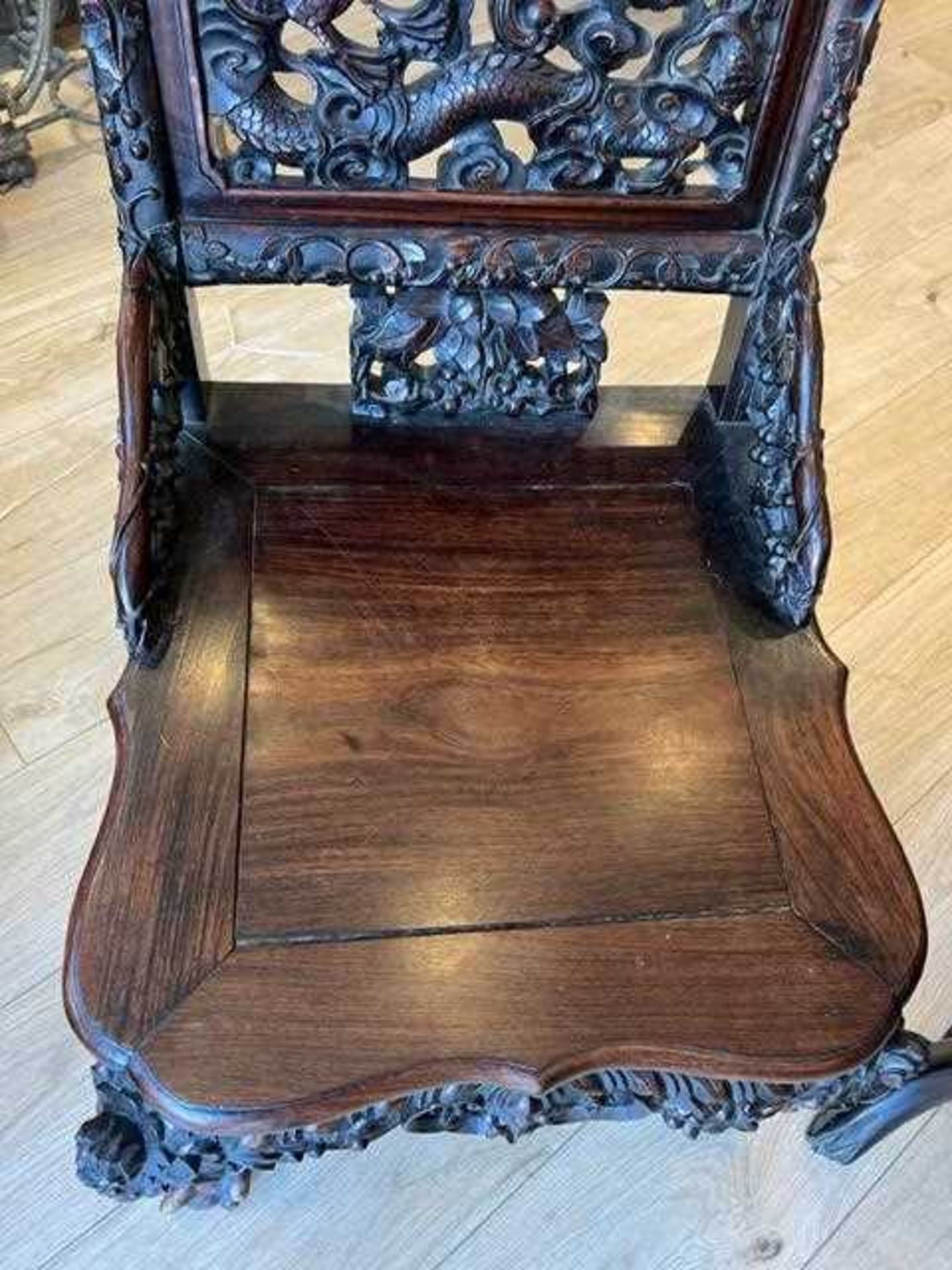 A PAIR OF CHINESE QING DYNASTY CARVED HONGMU CHAIRS - Image 4 of 13