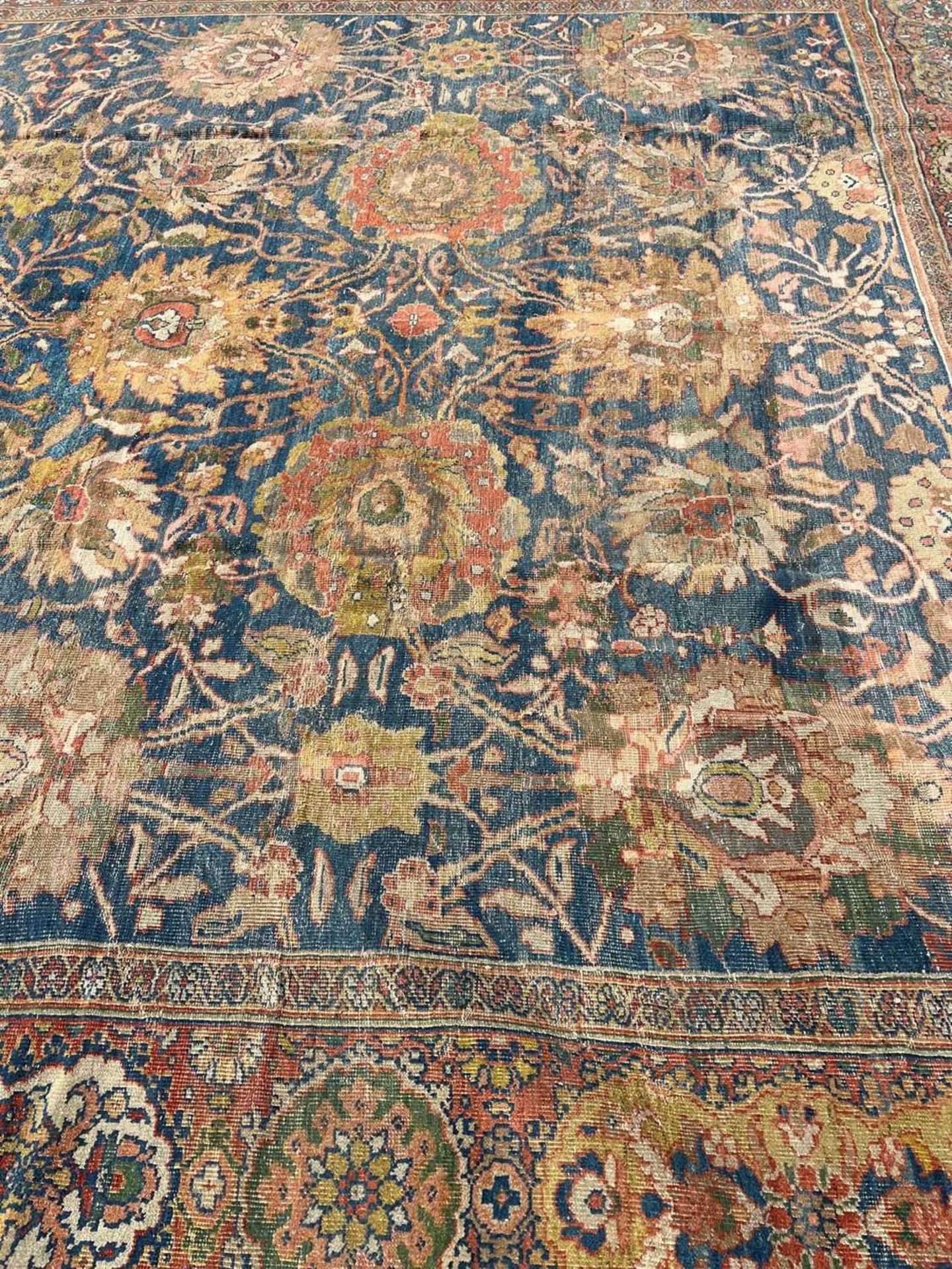 A RARE AND LARGE LATE 19TH CENTURY PERSIAN ZIEGLER CARPET - Bild 13 aus 22