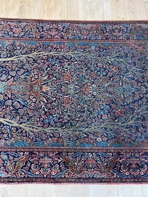 A FINE PAIR OF 1920'S MOHTASHAM KASHAN CARPETS - Image 16 of 38