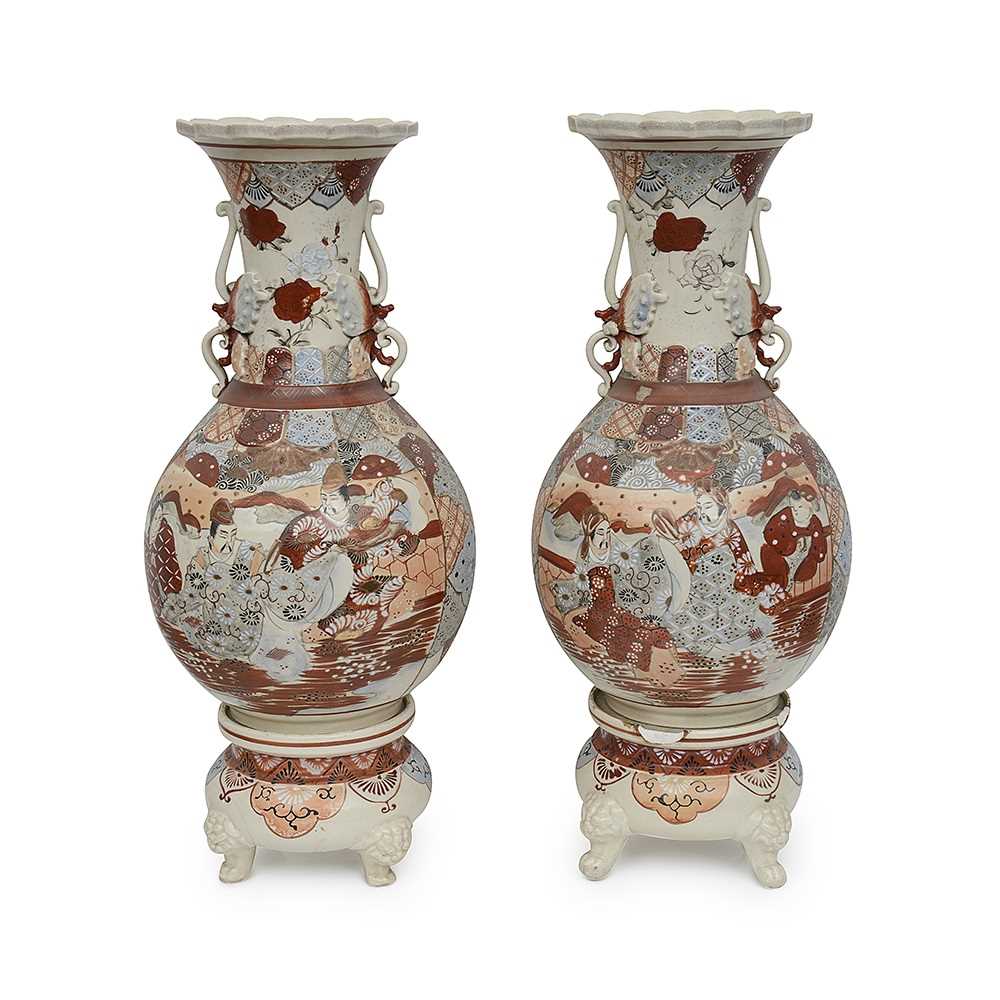 A LARGE PAIR OF JAPANESE MEIJI PERIOD SATSUMA POTTERY VASES - Image 3 of 3