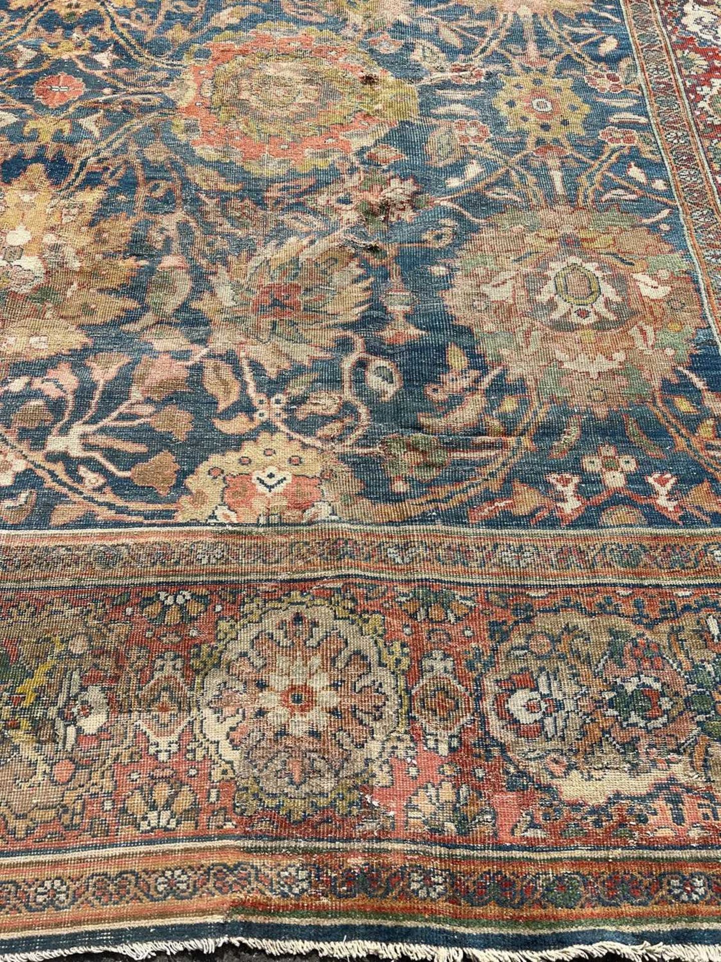 A RARE AND LARGE LATE 19TH CENTURY PERSIAN ZIEGLER CARPET - Bild 7 aus 22