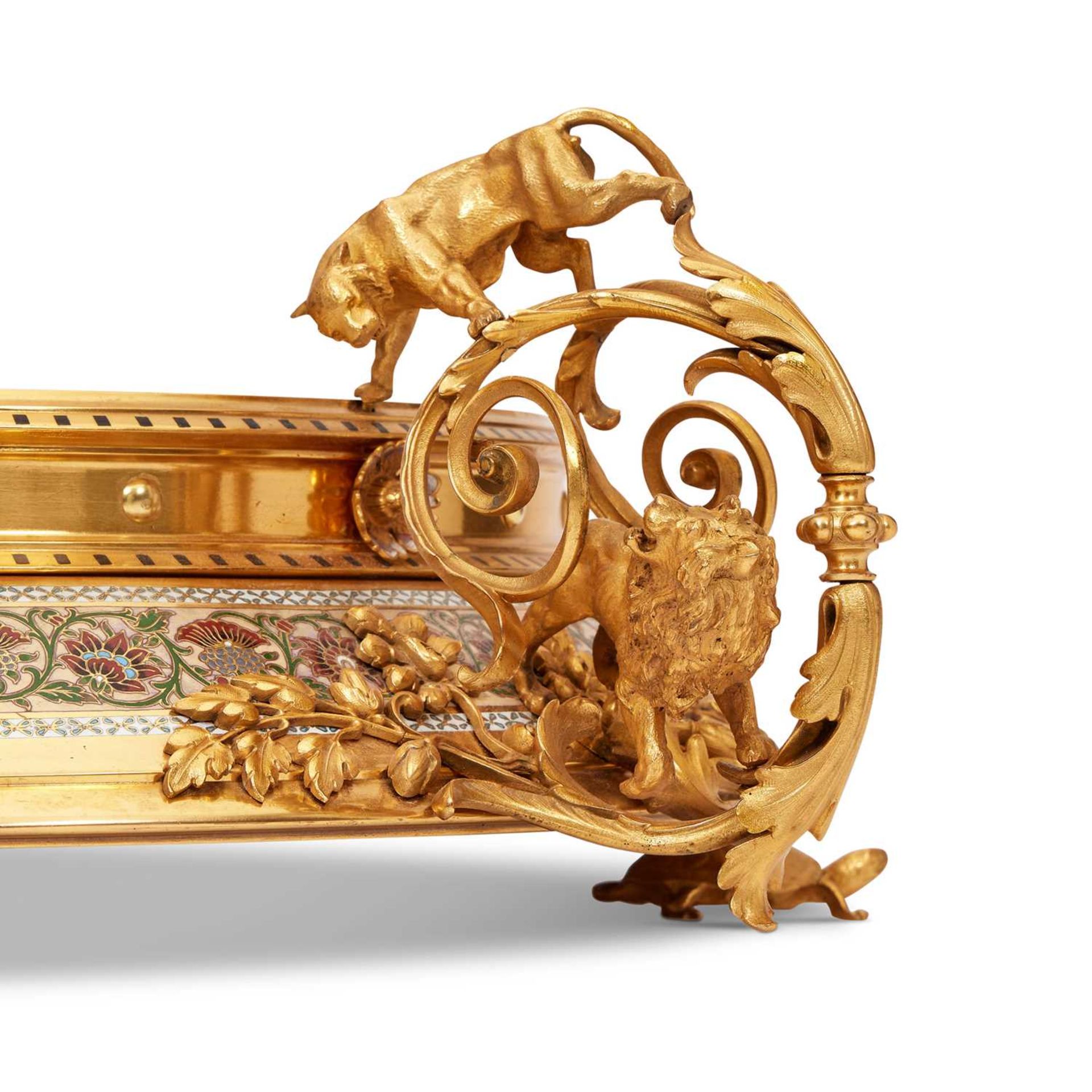 AN IMPRESSIVE 19TH CENTURY GILT BRONZE AND CHAMPLEVE ENAMEL JARDINIERE - Bild 3 aus 4