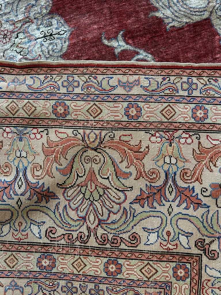 A FINE SILK KAYSERI CARPET WITH GOLD THREAD, CENTRAL TURKEY - Image 4 of 11