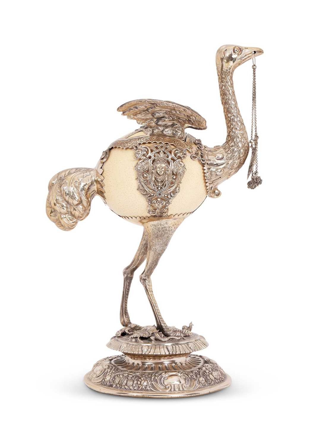 A LATE 19TH CENTURY SILVER MOUNTED OSTRICH EGG CUP AND COVER, PROBABLY HANAU - Image 3 of 10